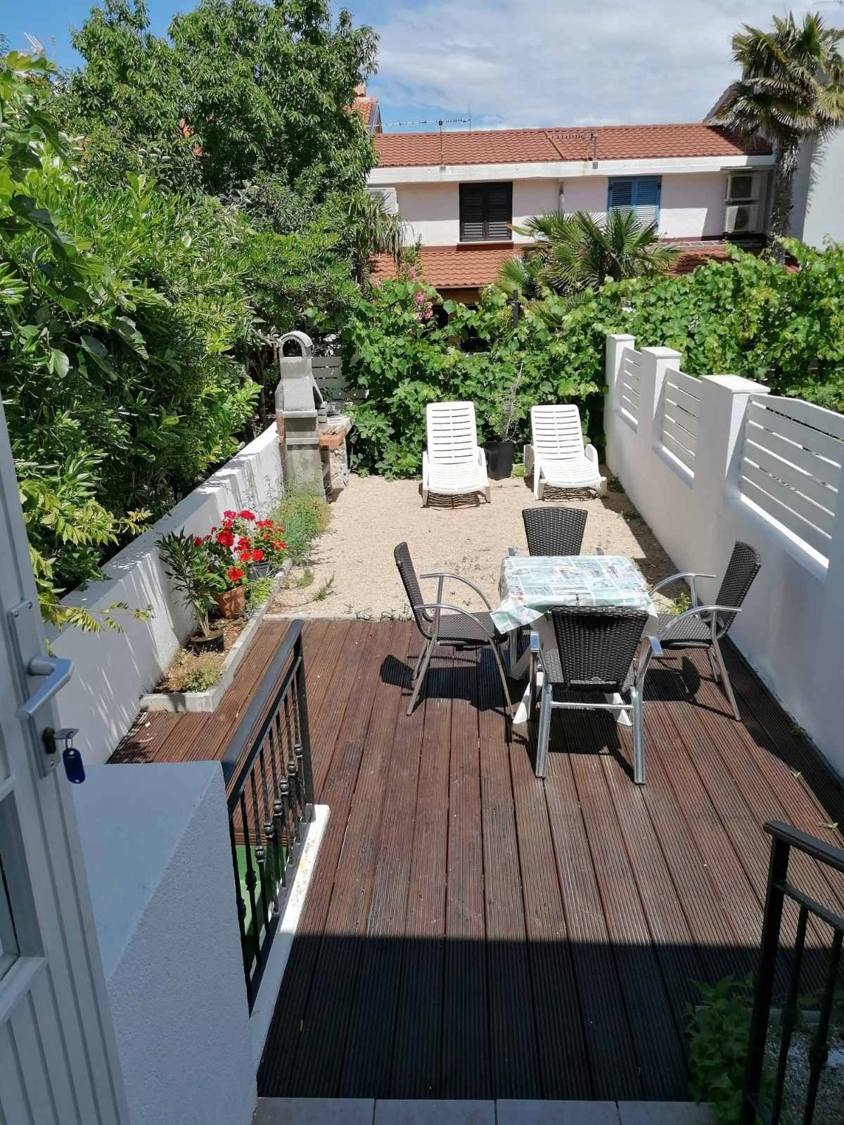 One bedroom apartment with terrace Baška, Krk  A-a