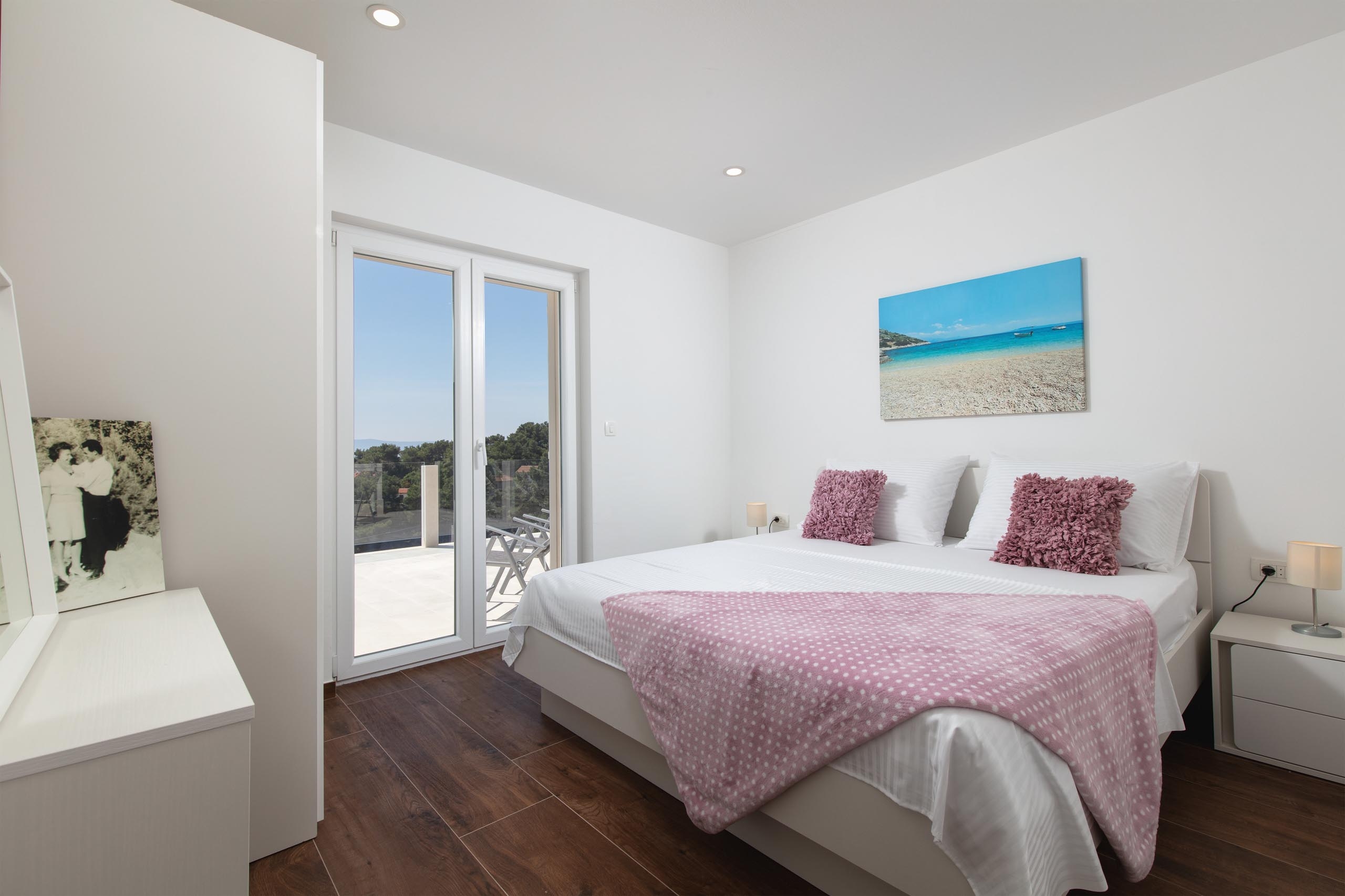 Two bedroom apartment with terrace and sea view Puntinak, Brač  A-a