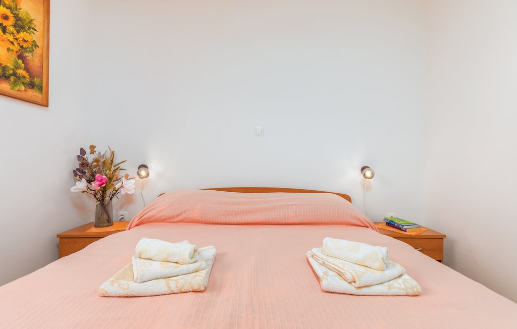 Two bedroom apartment with air-conditioning Fažana (A-19494-a)