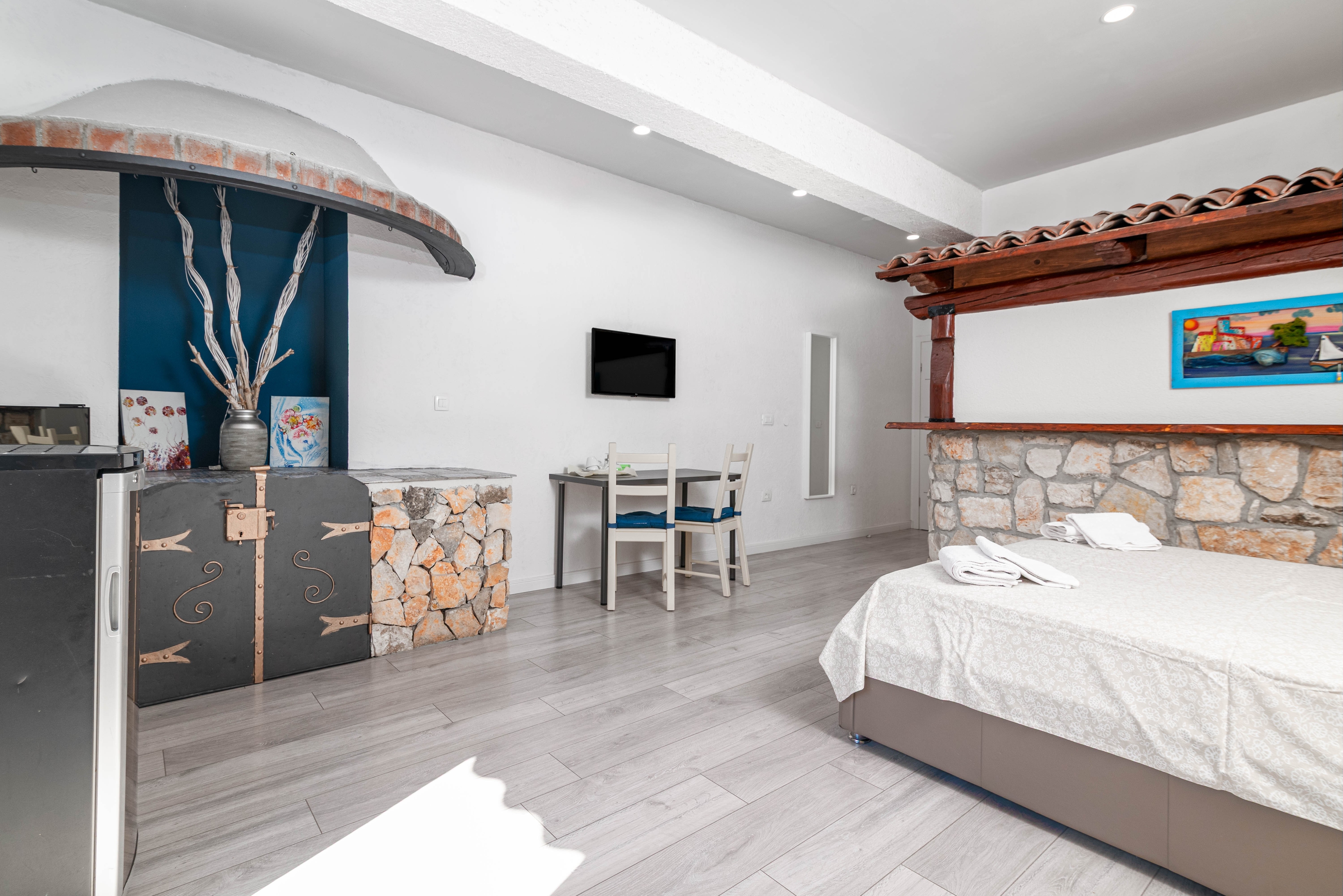 Room with balcony Rovinj (S-19499-e) Room with balcony Rovinj (S-19499-e)