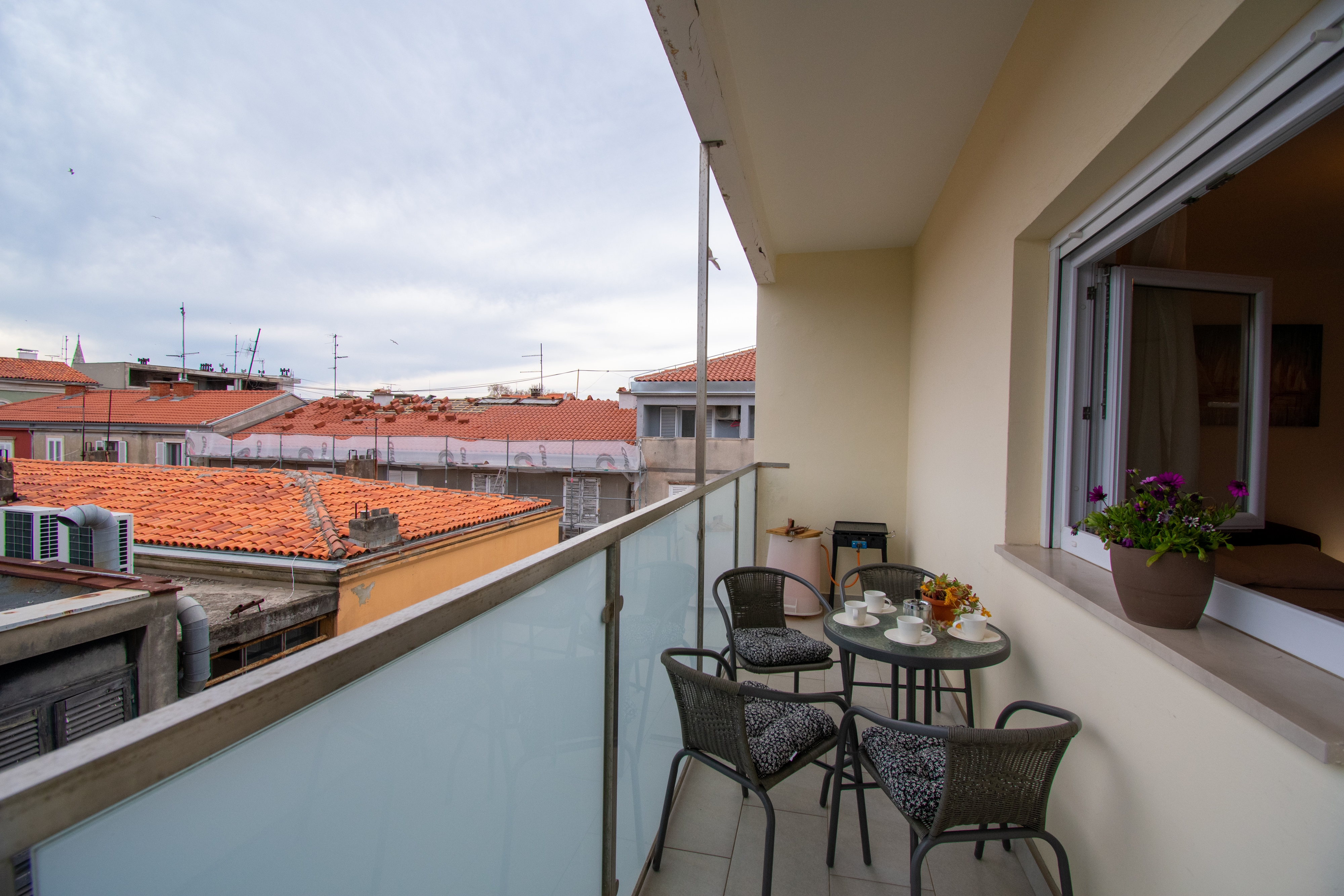 Two bedroom apartment with balcony and sea view Zadar  A-a