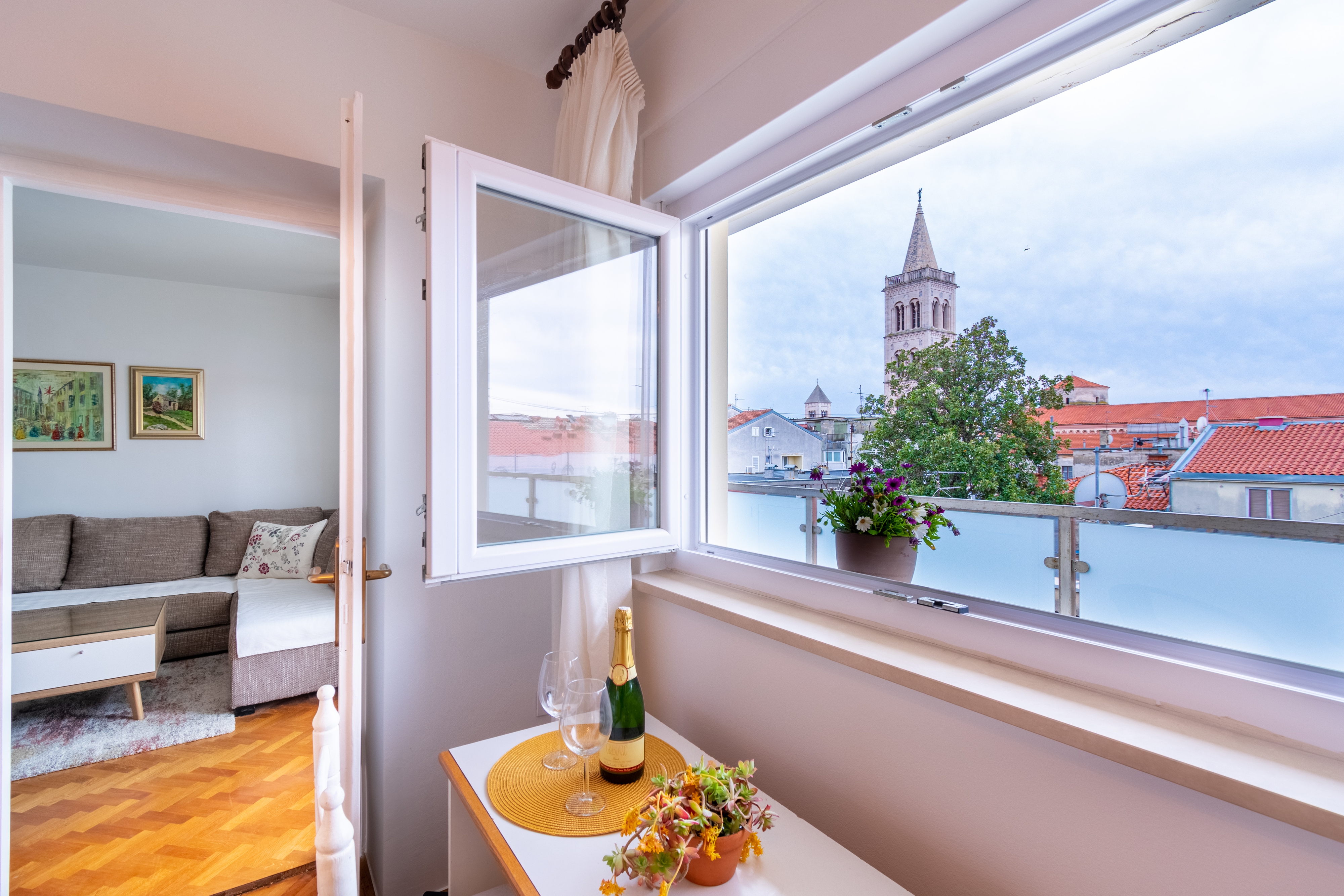 Two bedroom apartment with balcony and sea view Zadar  A-a