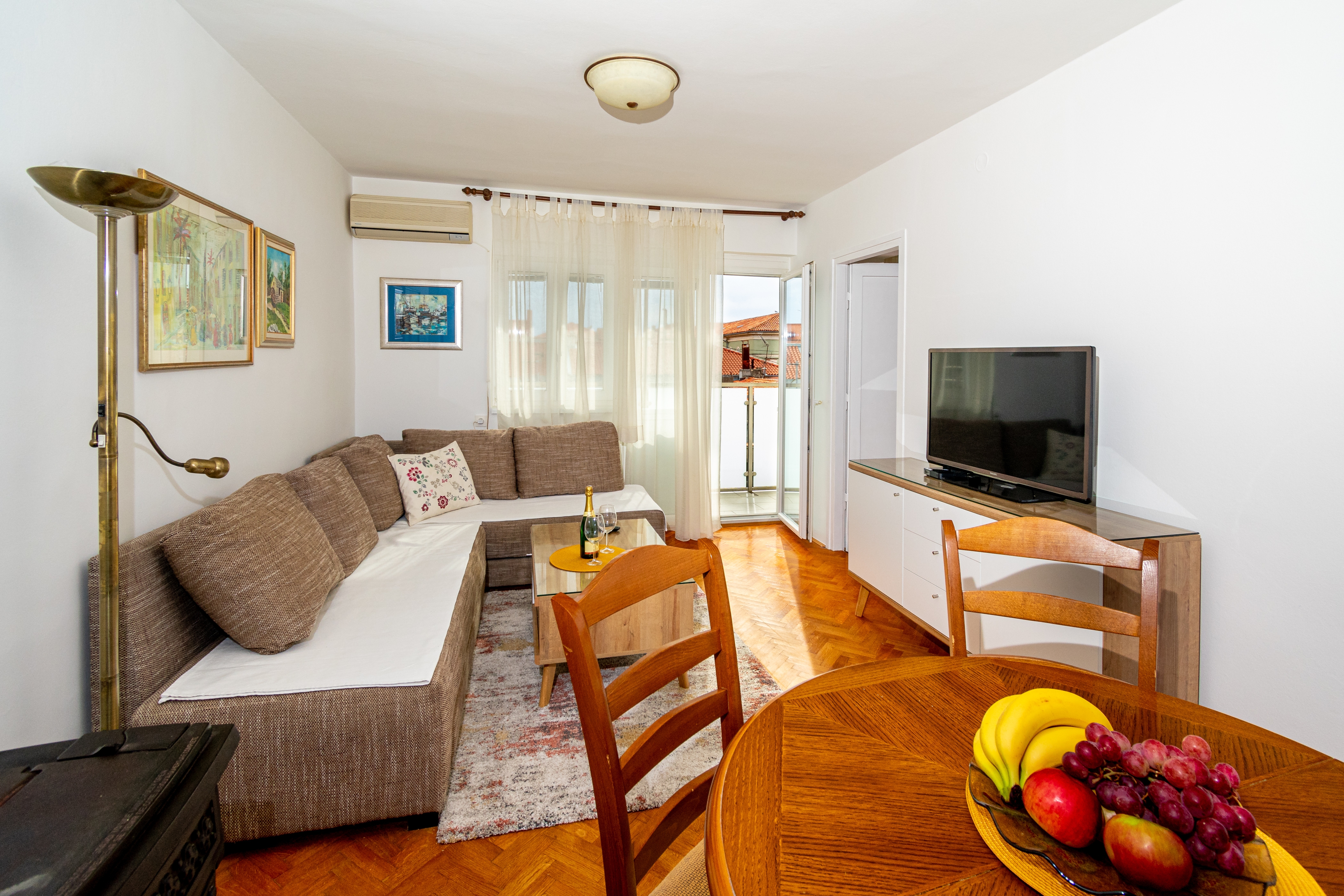 Two bedroom apartment with balcony and sea view Zadar  A-a