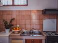 Lumbarda, Kitchen in the apartment, (pet friendly) and WiFi.