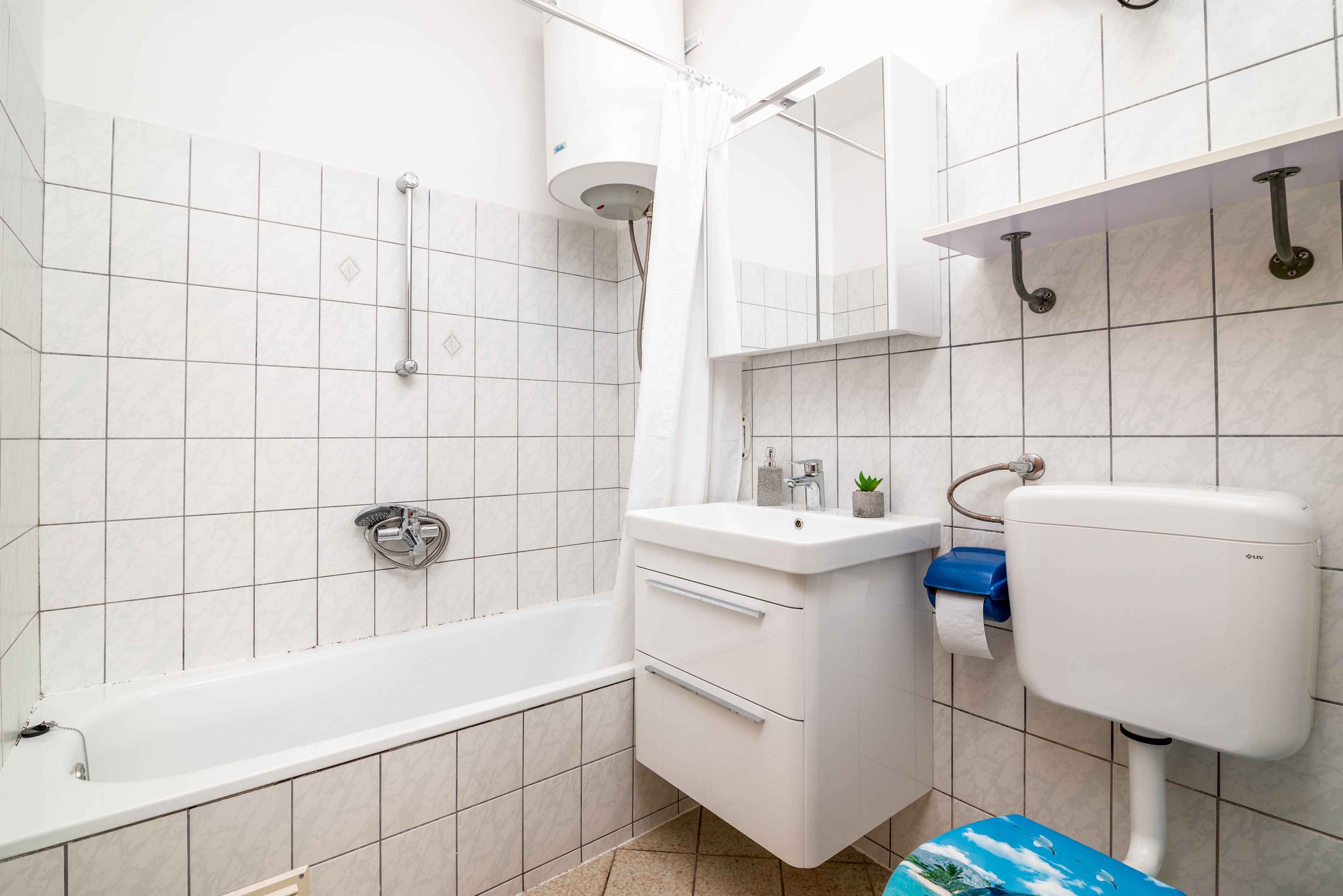 One bedroom apartment with terrace Valbandon, Fažana  A-b