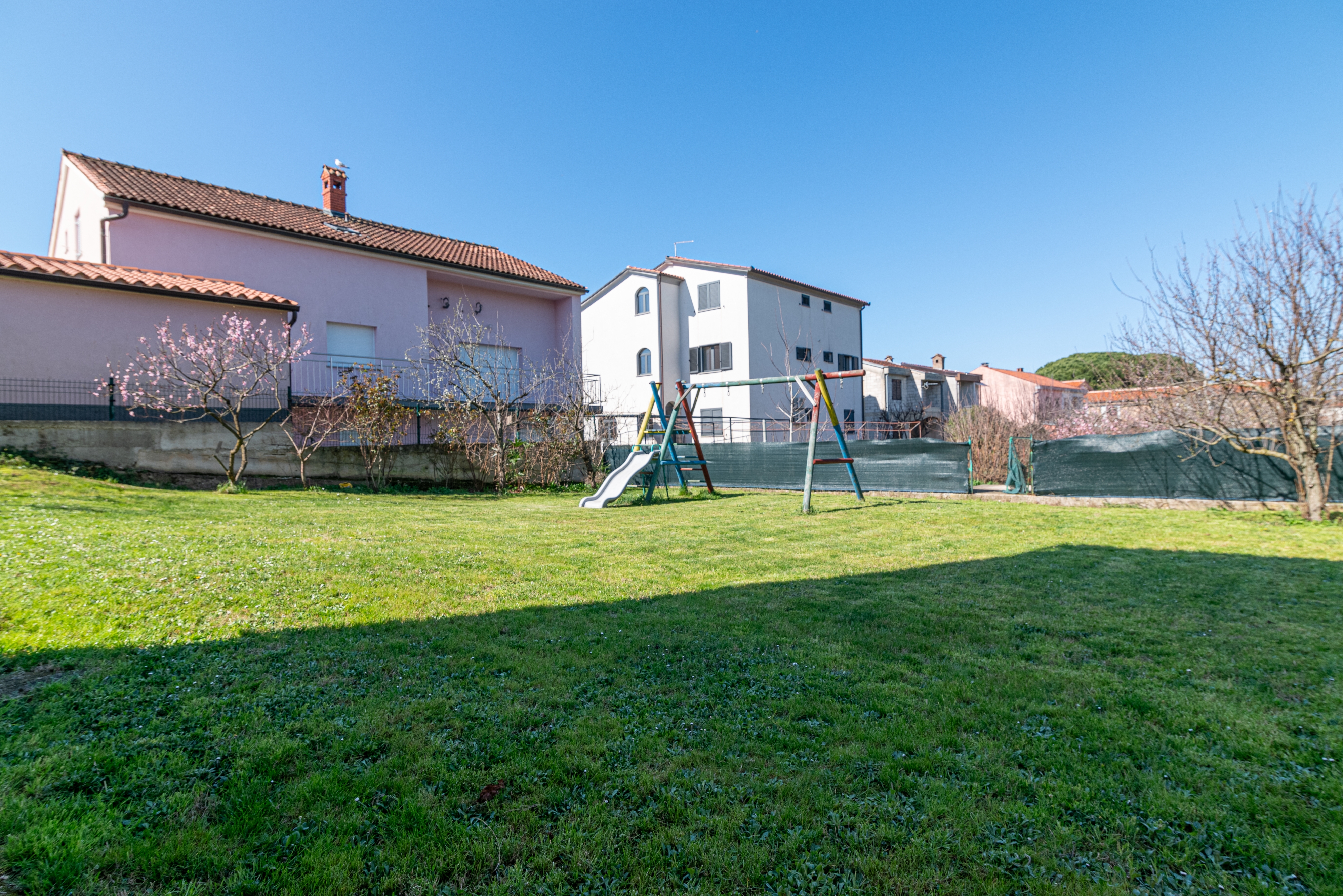 One bedroom apartment with terrace Valbandon, Fažana  A-c
