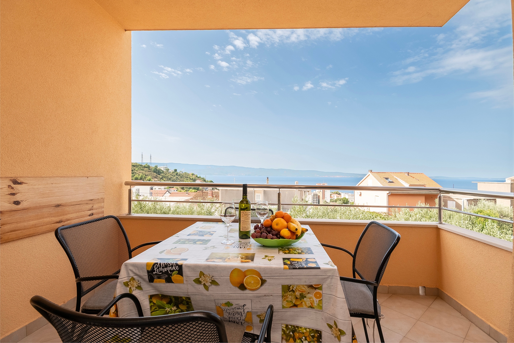 One bedroom apartment with terrace and sea view Dugi Rat, Omiš  A-b