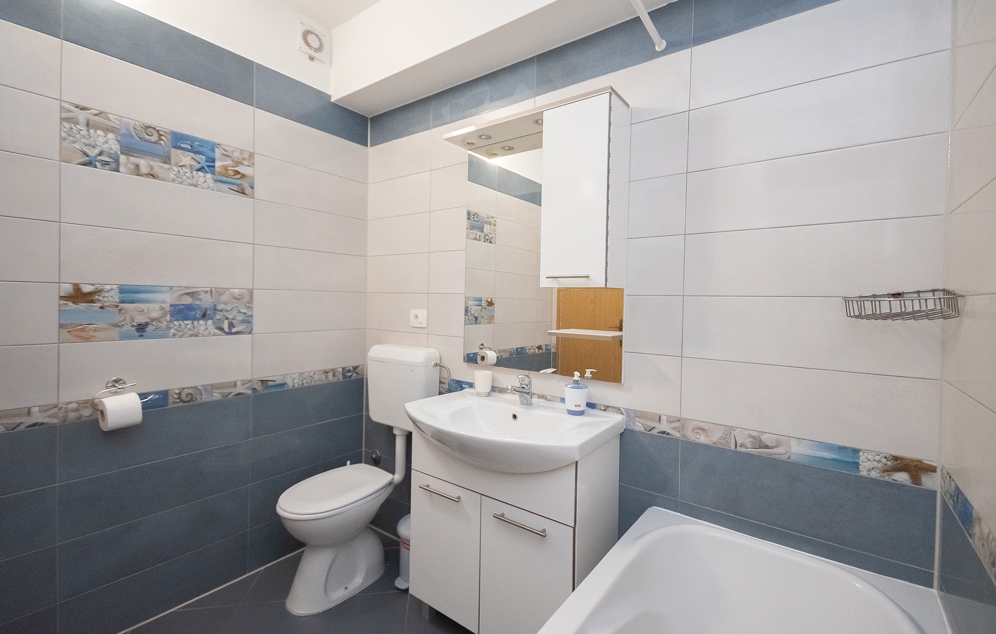 One bedroom apartment with terrace Dugi Rat, Omiš  A-c