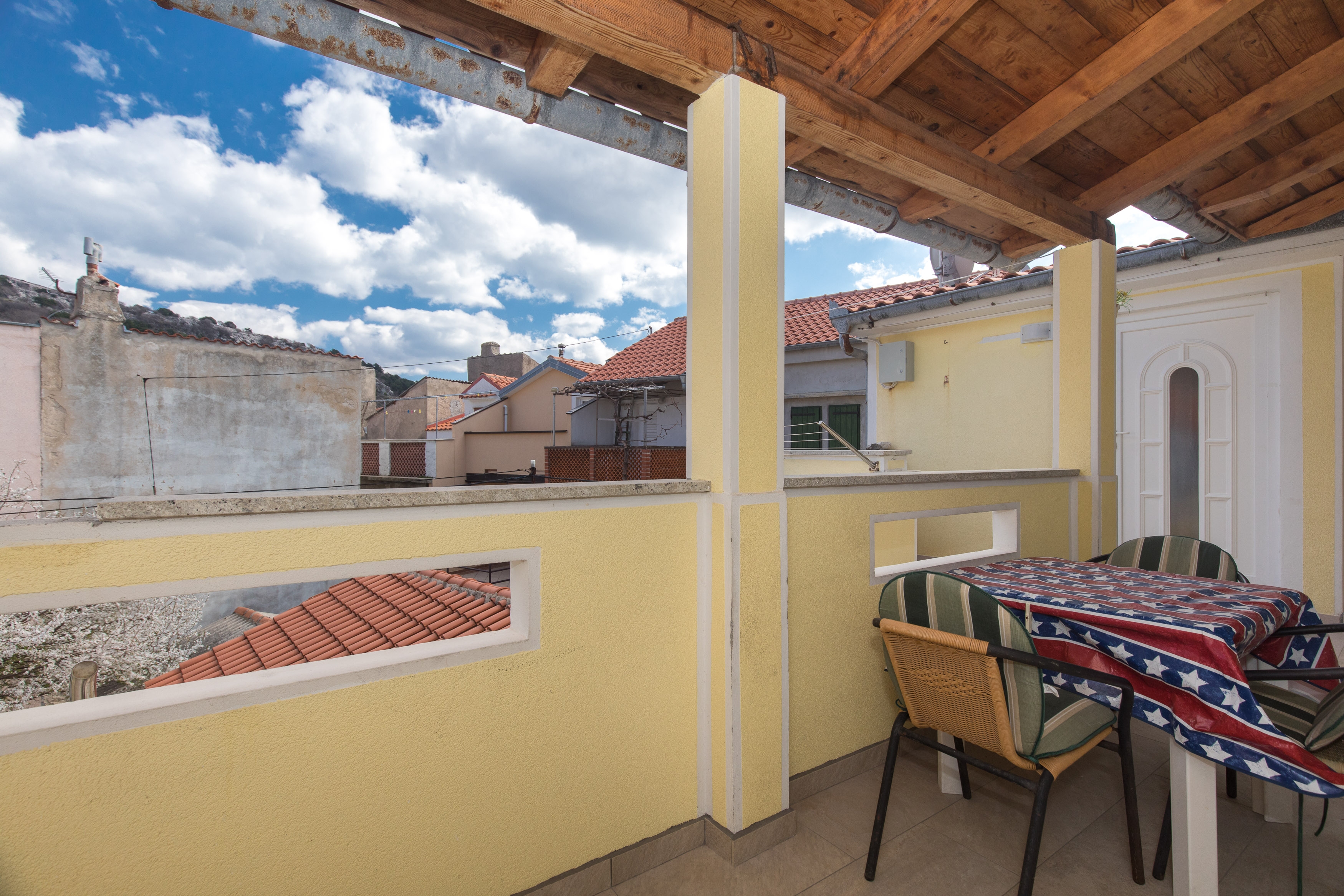 Two bedroom apartment near beach Baška, Krk  A-b