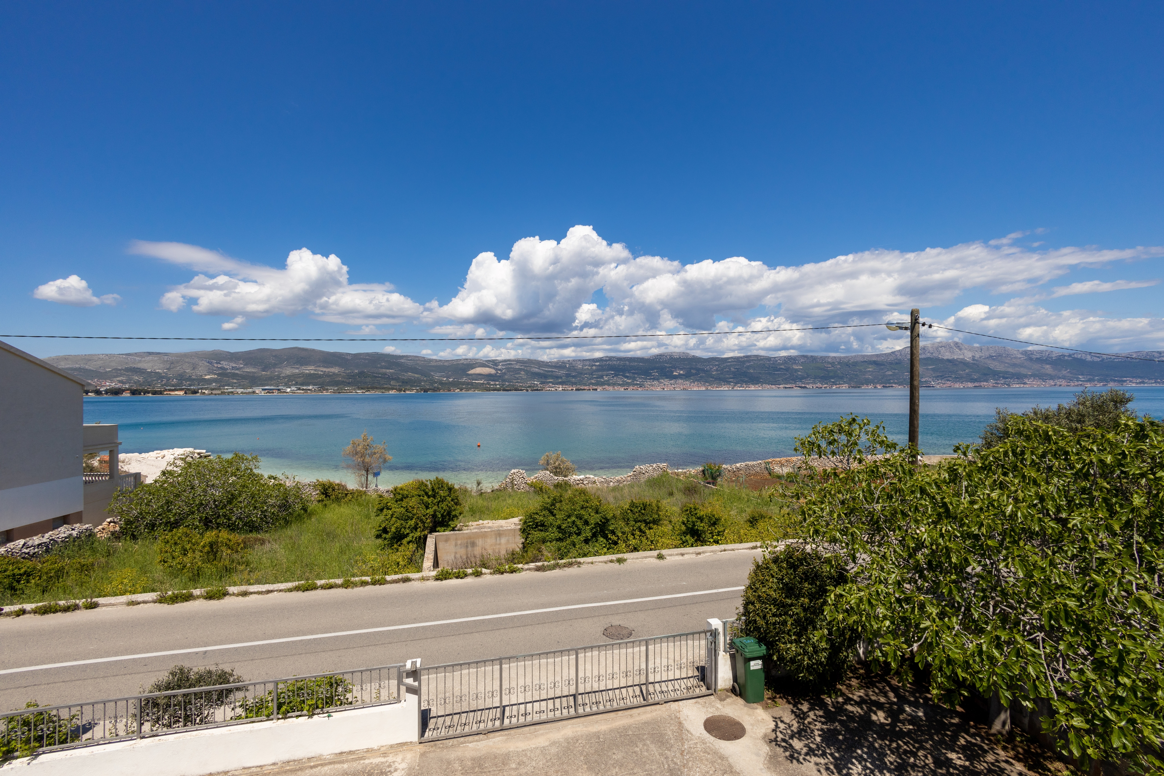 One bedroom apartment near beach Arbanija, Čiovo  A-b