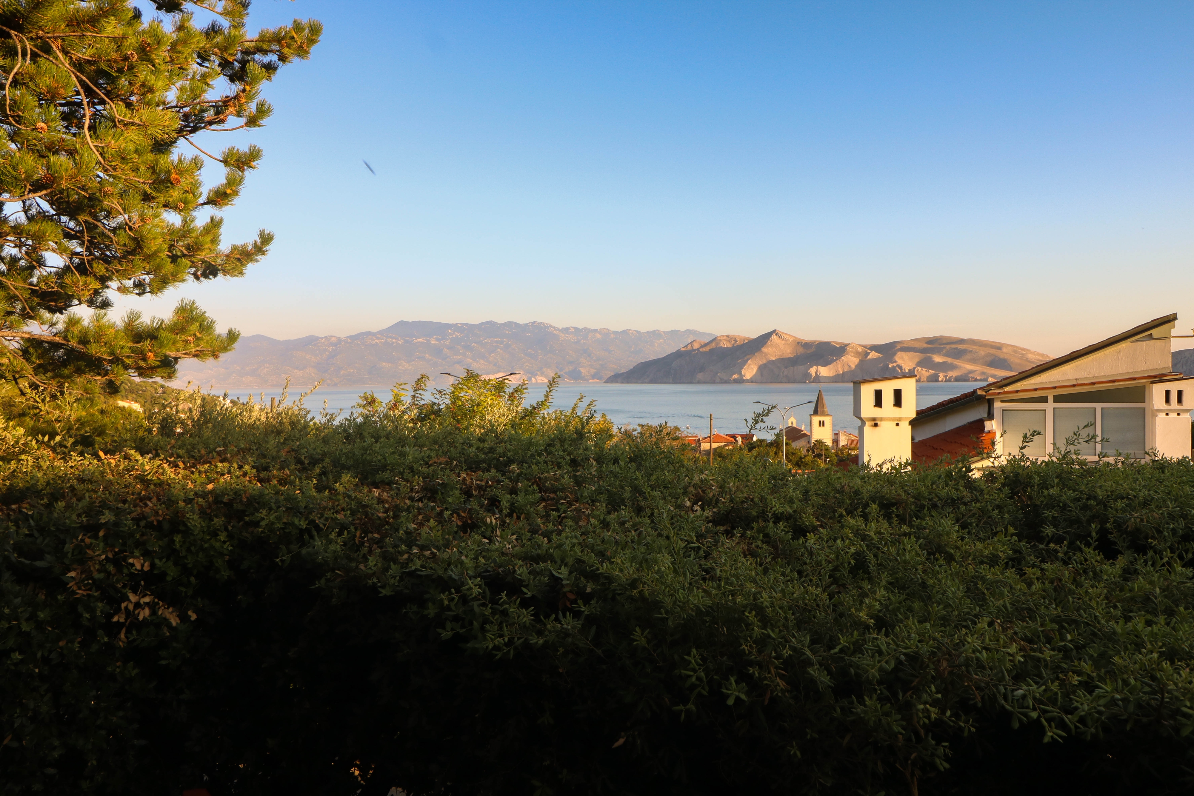 One bedroom apartment with terrace and sea view Baška, Krk  A-b