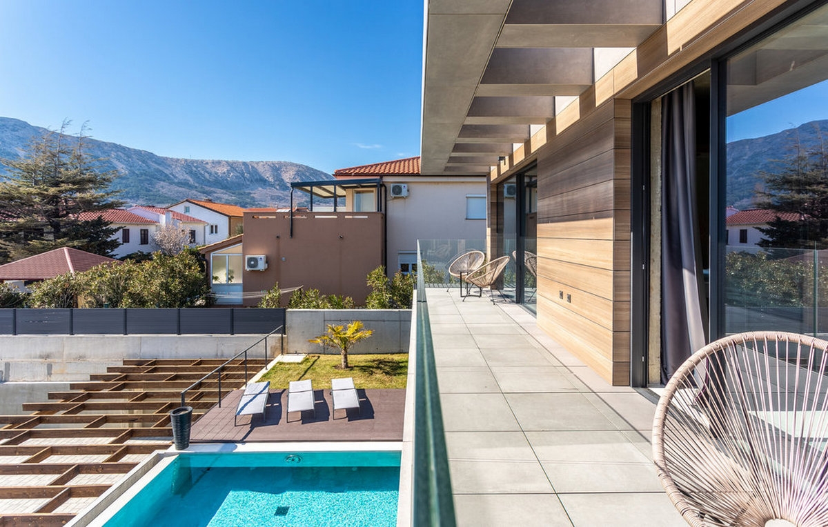 Four bedroom house with balcony Baška, Krk  K