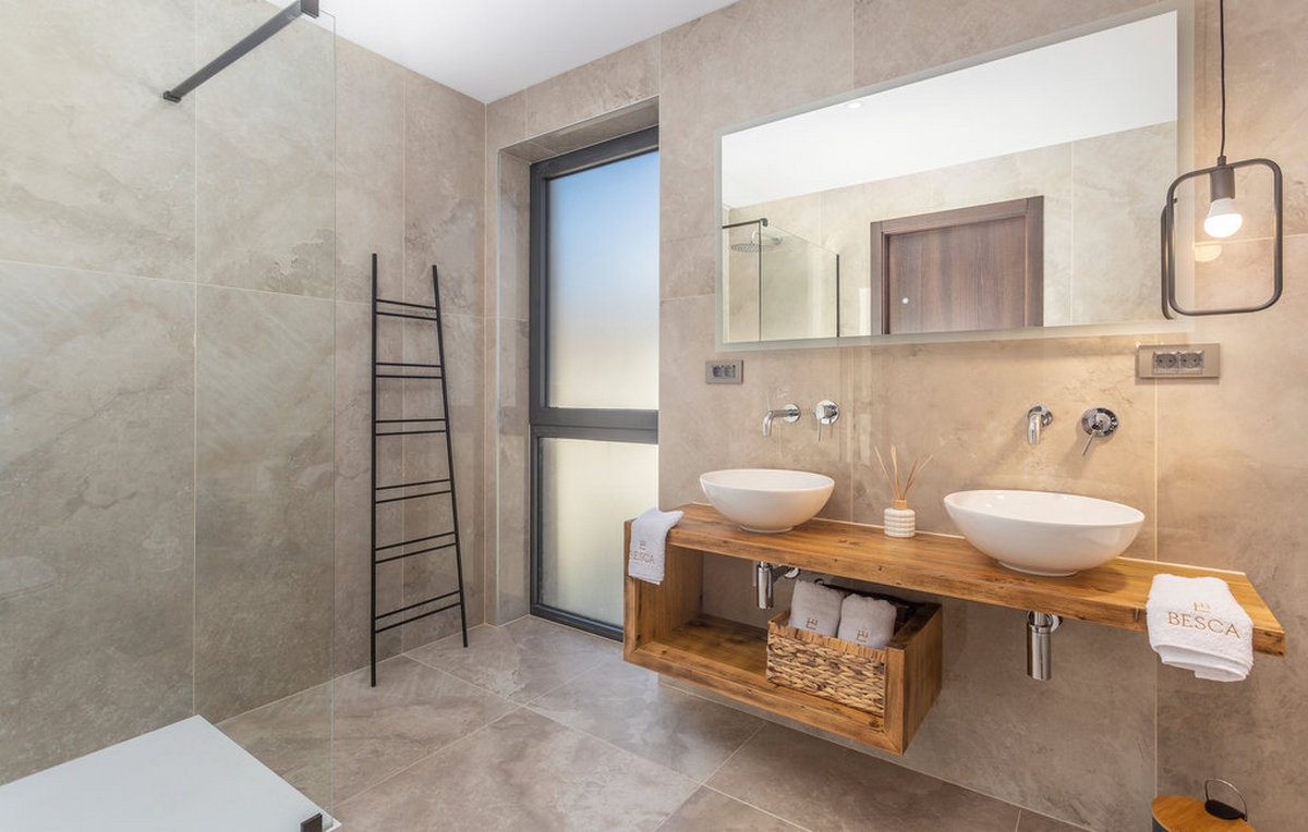 Four bedroom house with balcony Baška, Krk  K