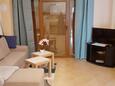 Fužine, Sala de estar in the apartment, (pet friendly) y WiFi.