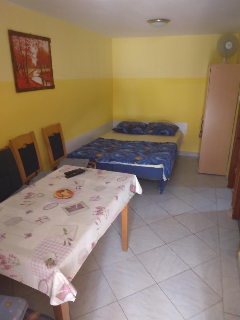 One bedroom apartment with terrace Vir  A-a