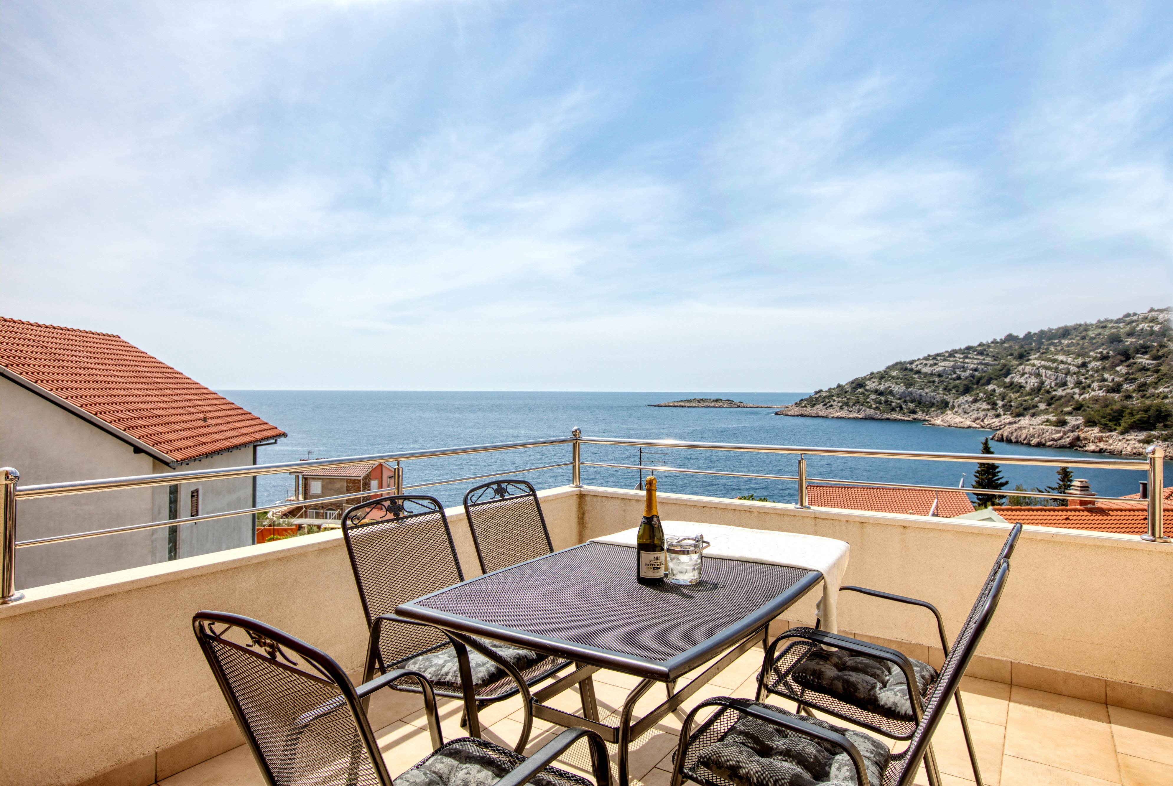 Four bedroom house with terrace and sea view Ražanj, Rogoznica  K