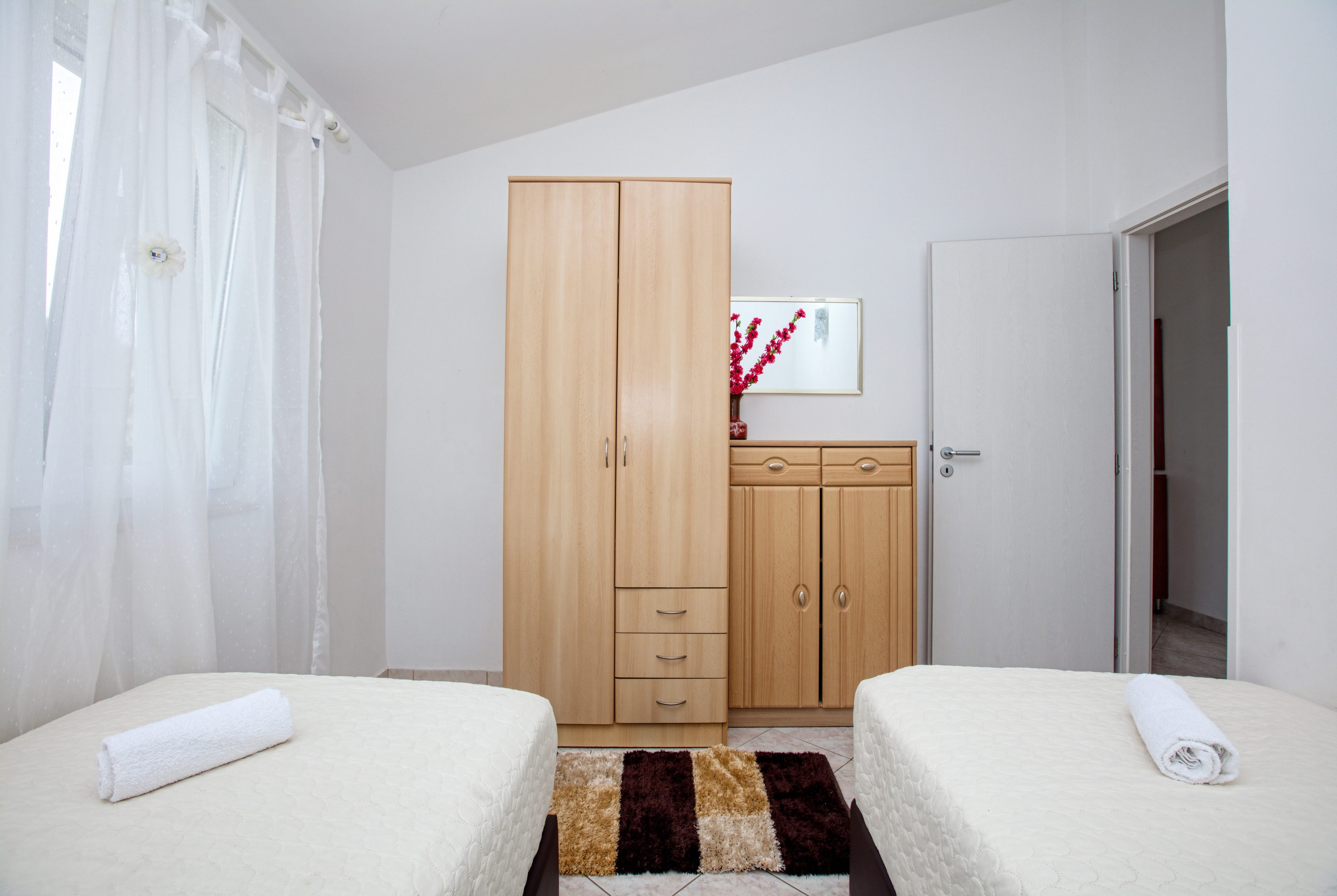 Four bedroom house with terrace and sea view Ražanj, Rogoznica  K
