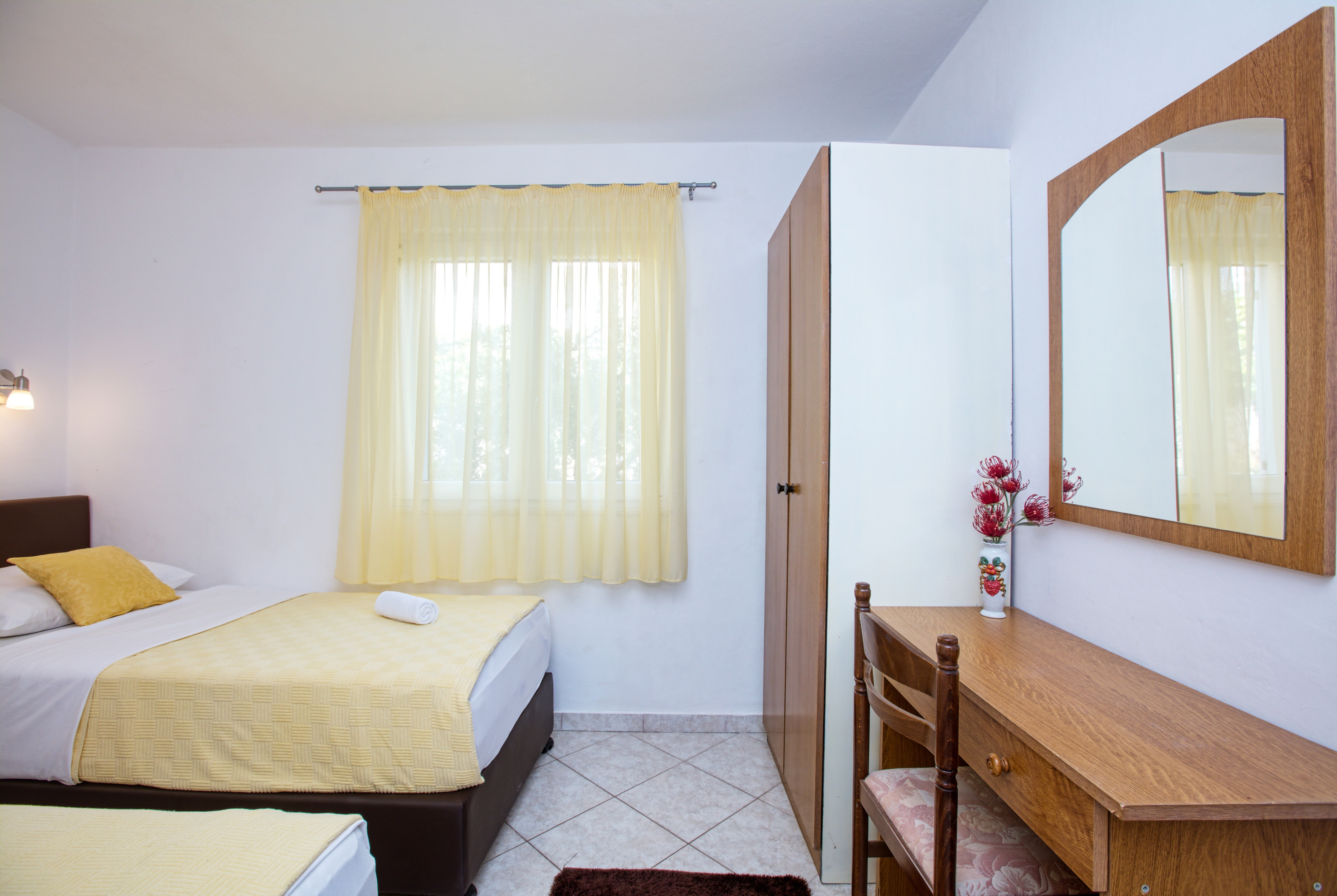 Four bedroom house with terrace and sea view Ražanj, Rogoznica  K