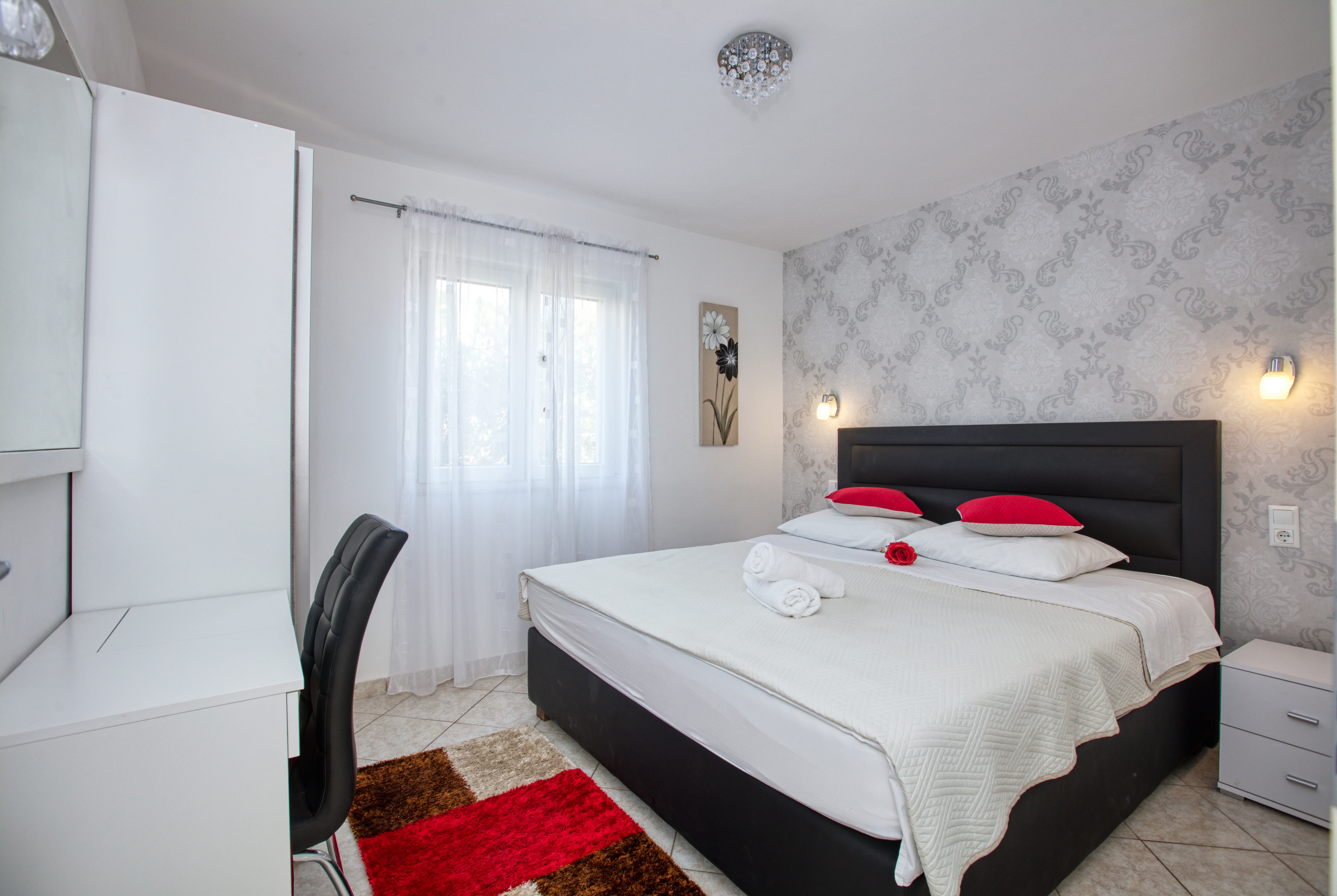 Four bedroom house with terrace and sea view Ražanj, Rogoznica  K