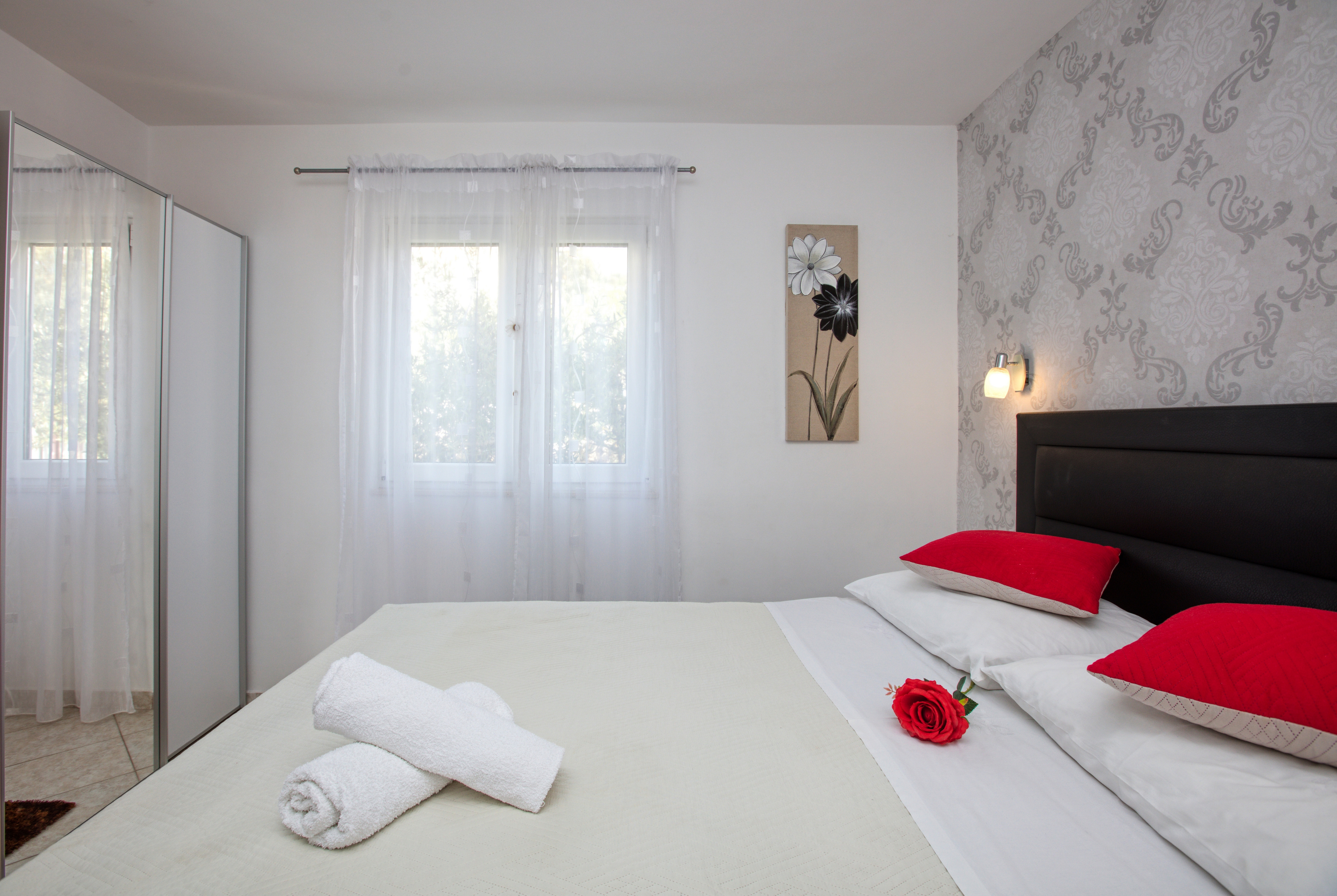 Four bedroom house with terrace and sea view Ražanj, Rogoznica  K