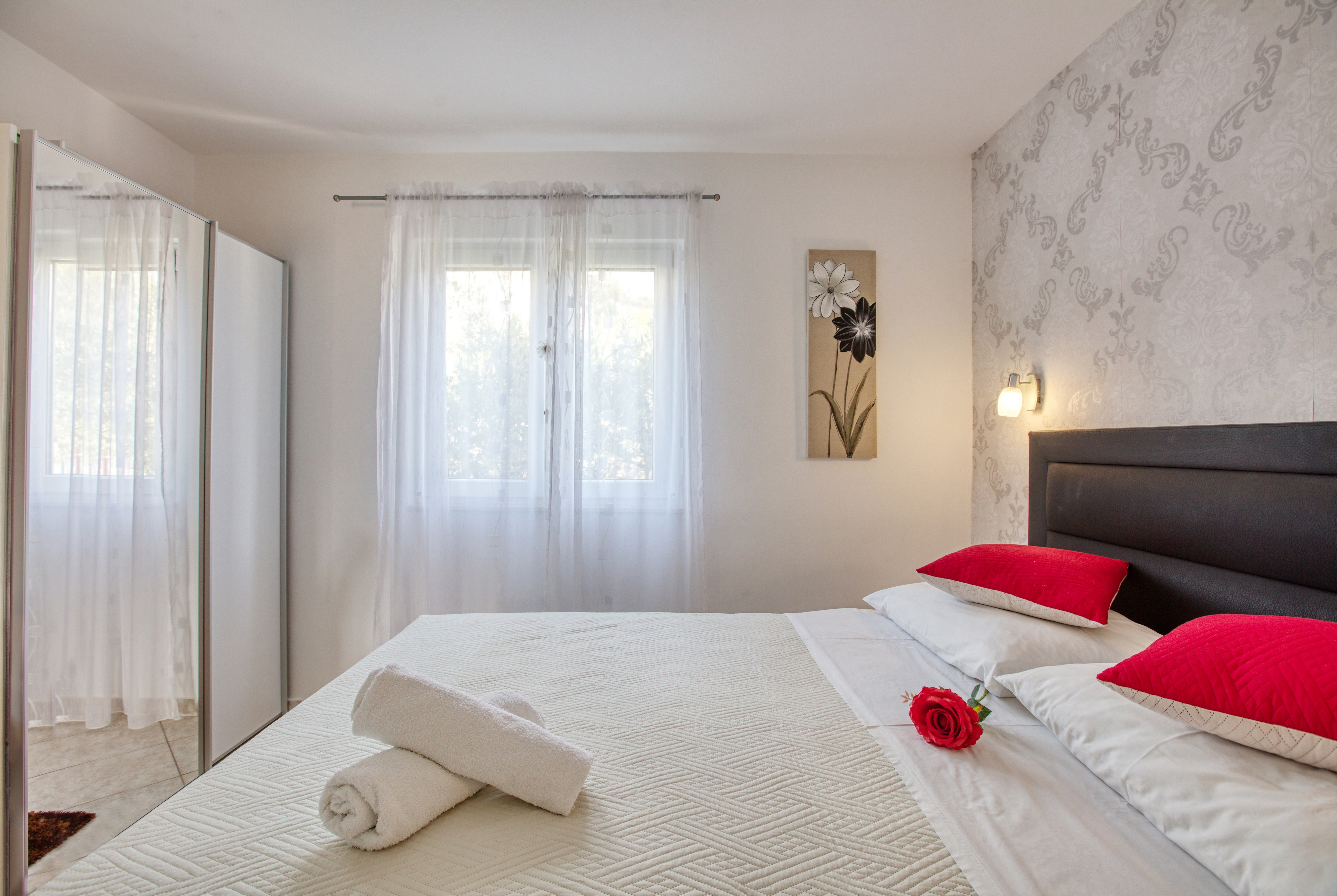 Four bedroom house with terrace and sea view Ražanj, Rogoznica  K