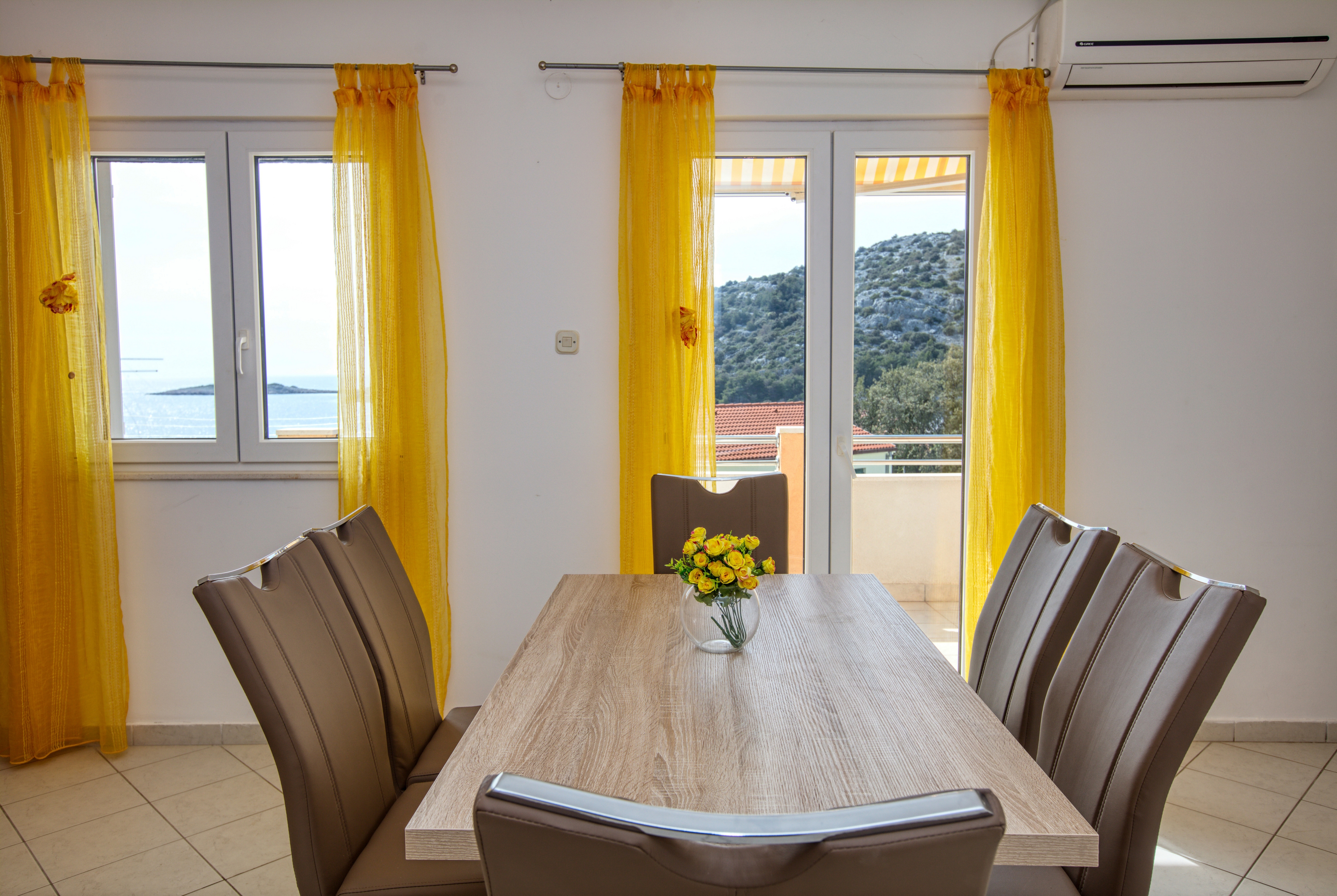 Four bedroom house with terrace and sea view Ražanj, Rogoznica  K
