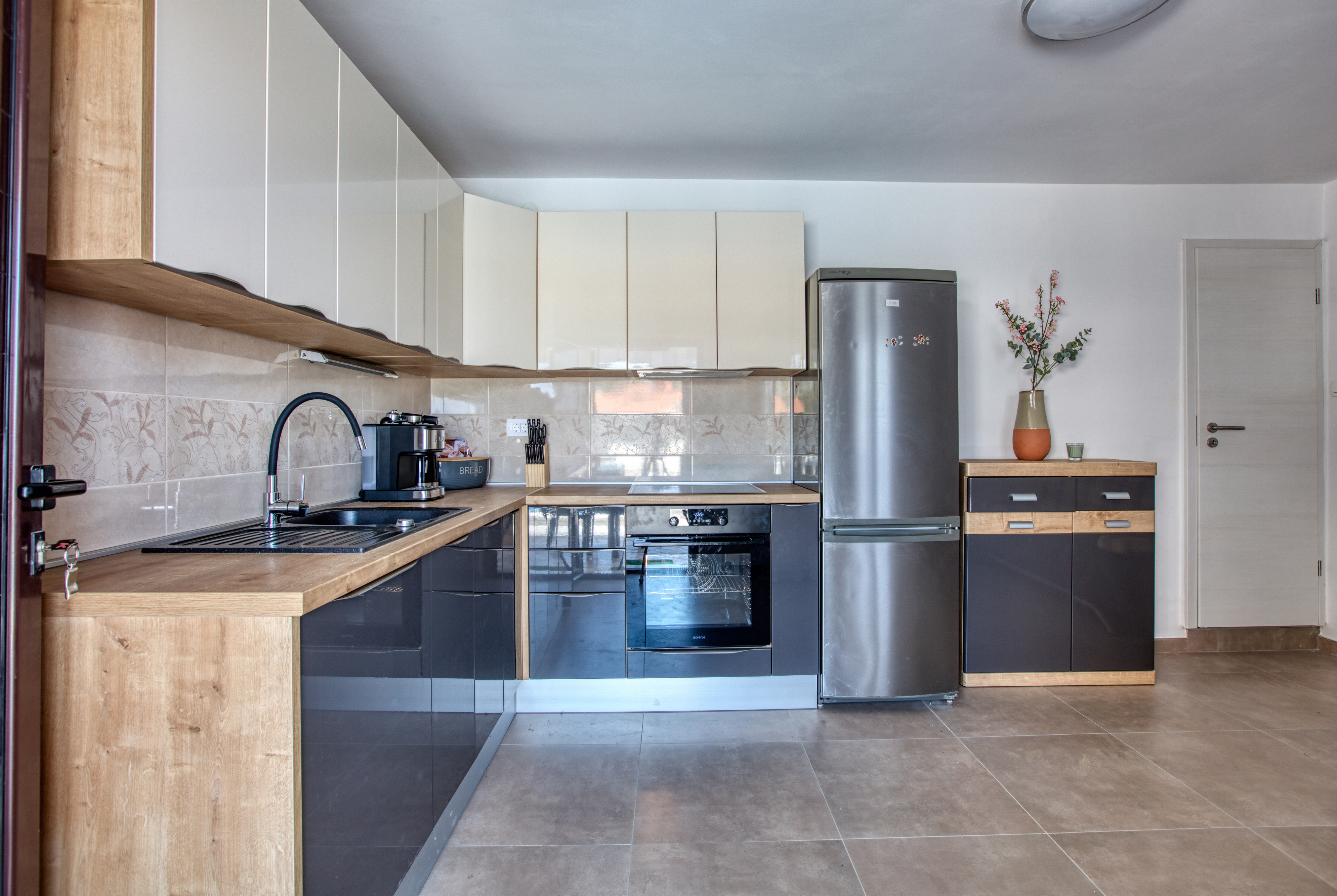 Four bedroom house with terrace and sea view Ražanj, Rogoznica  K