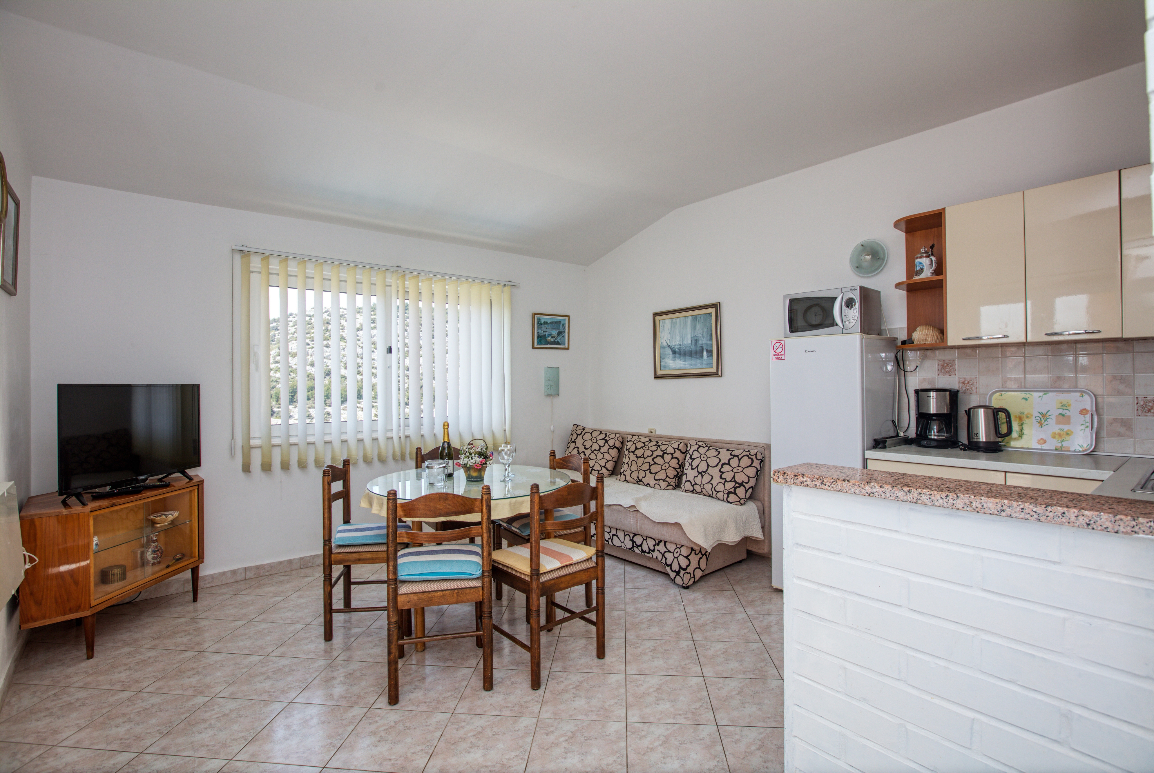 Four-bedroom house with terrace and sea view Ražanj, Rogoznica (K-19552)