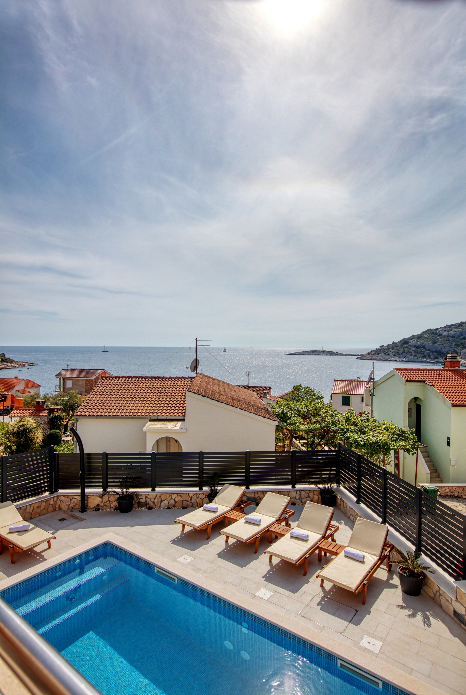 Four bedroom house with terrace and sea view Ražanj, Rogoznica  K