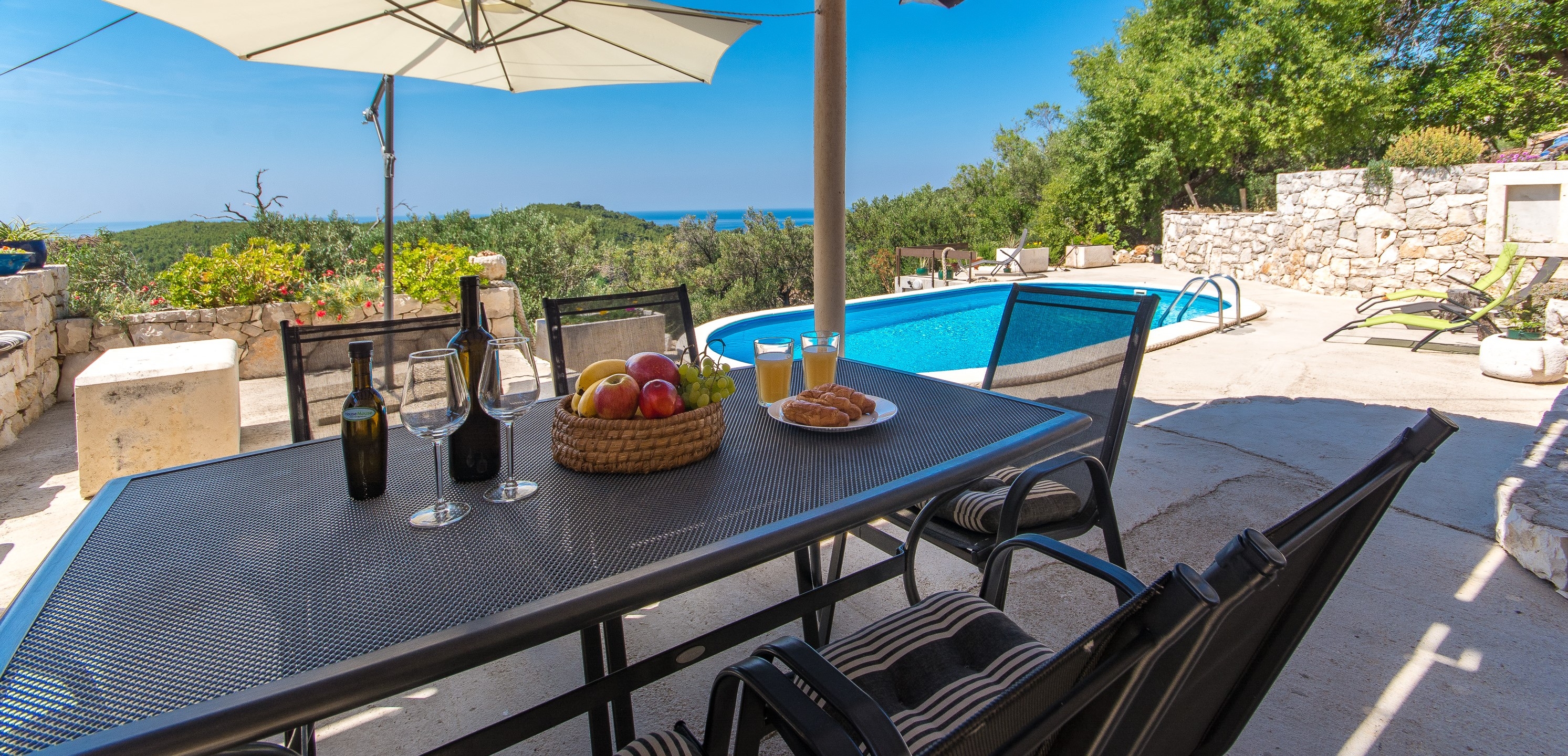 Two bedroom apartment with terrace and sea view Babino Polje, Mljet  A-a