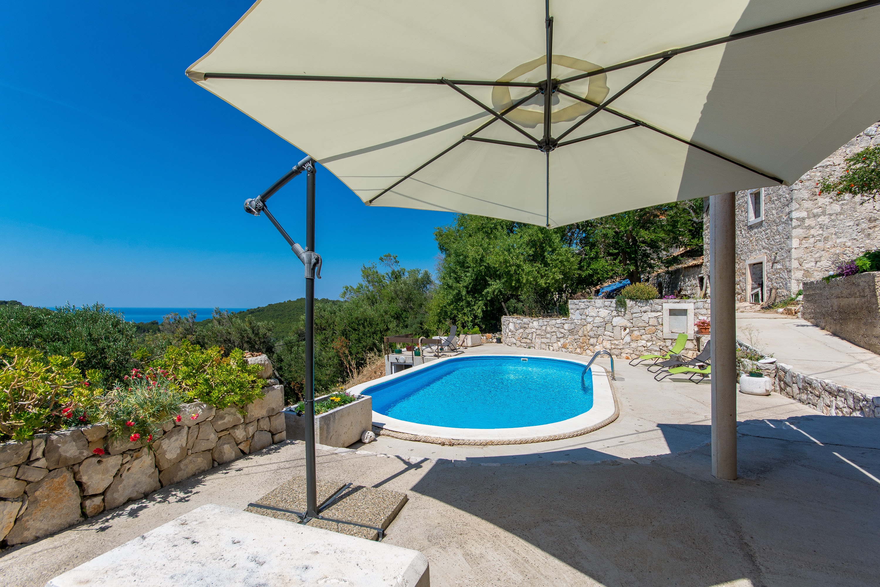 Two bedroom apartment with terrace and sea view Babino Polje, Mljet  A-a