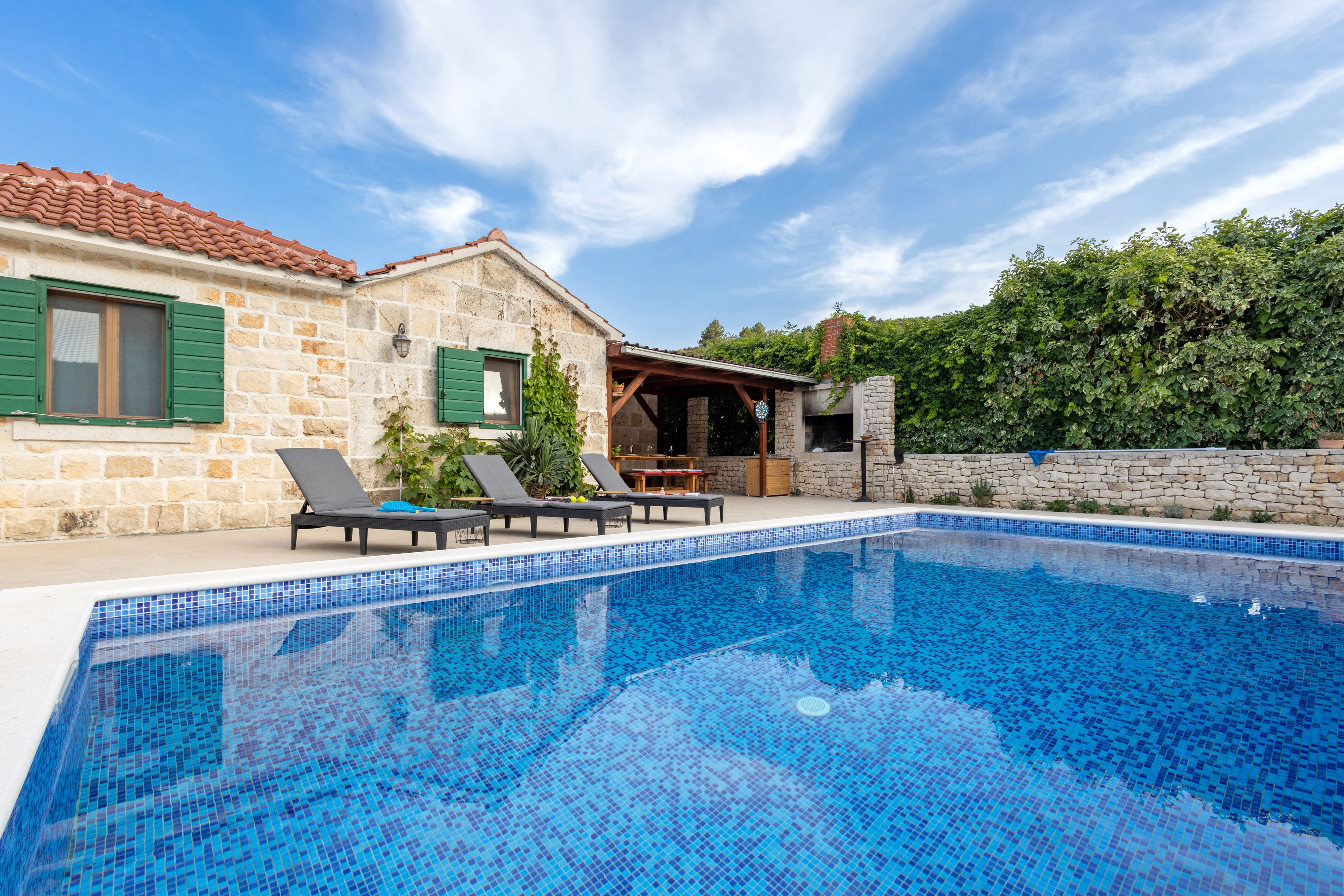 Trosobna kuća s terasom Postira, Brač  K