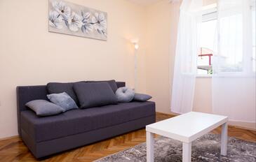 Sukošan, Sala de estar in the house, air condition available, (pet friendly) y WiFi.