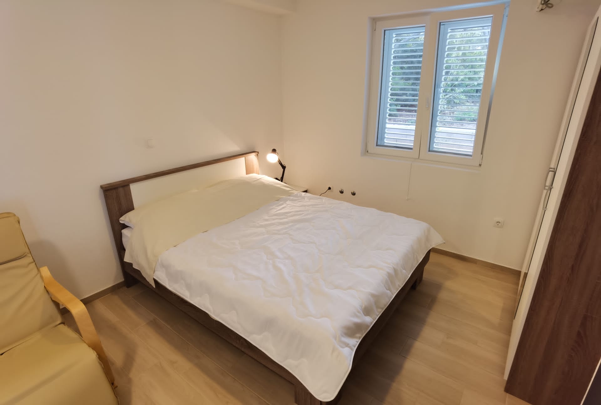 Three bedroom apartment near beach Ugljan  A-a