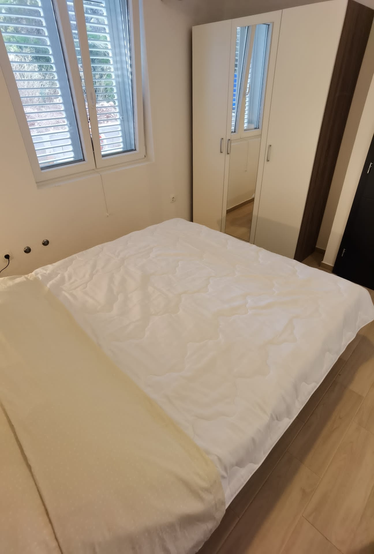 Three bedroom apartment near beach Ugljan  A-a