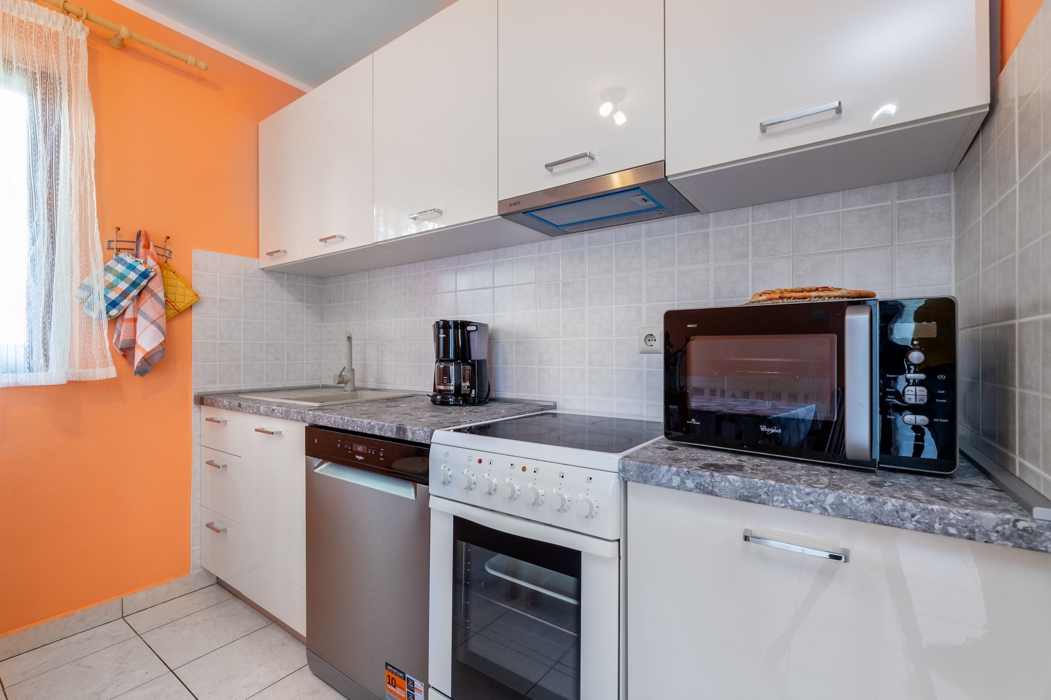 Two bedroom apartment with terrace Baška, Krk  A-a
