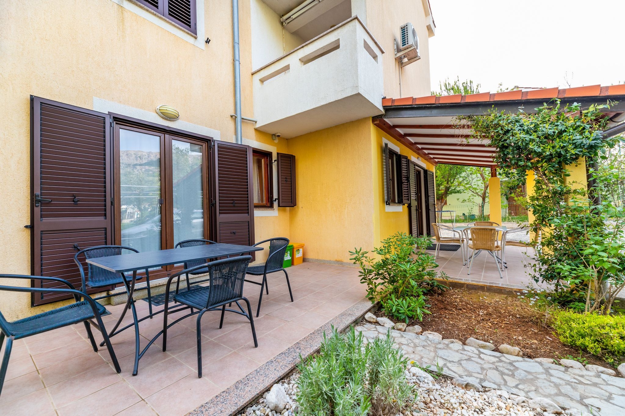 Two bedroom apartment with terrace Baška, Krk  A-a