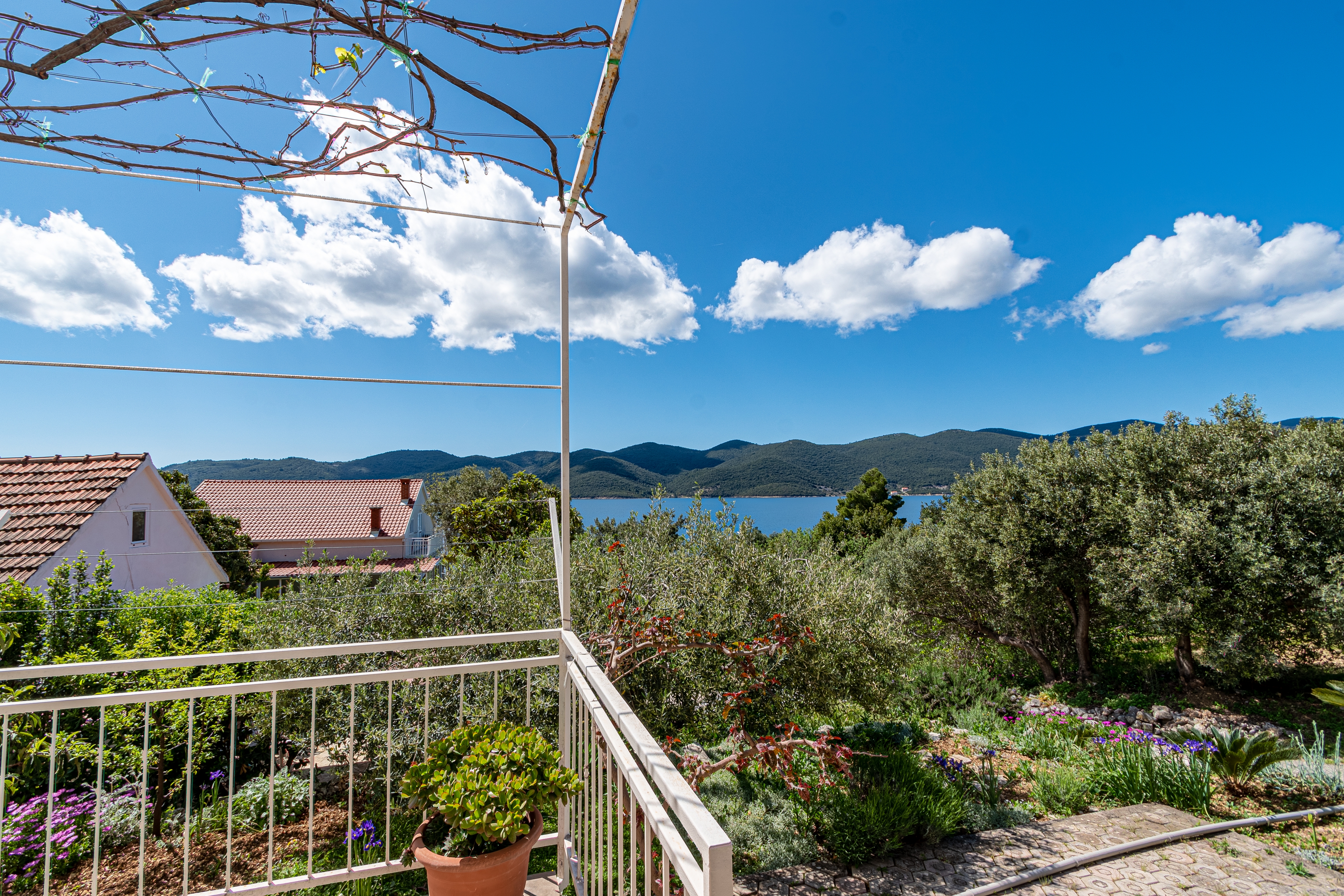 One bedroom apartment near beach Viganj, Pelješac  A-a