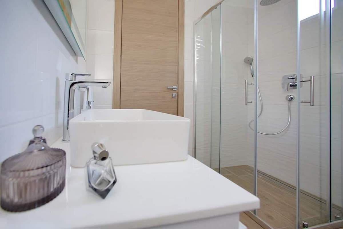 Two bedroom apartment with balcony and sea view Bibinje, Zadar  A-c