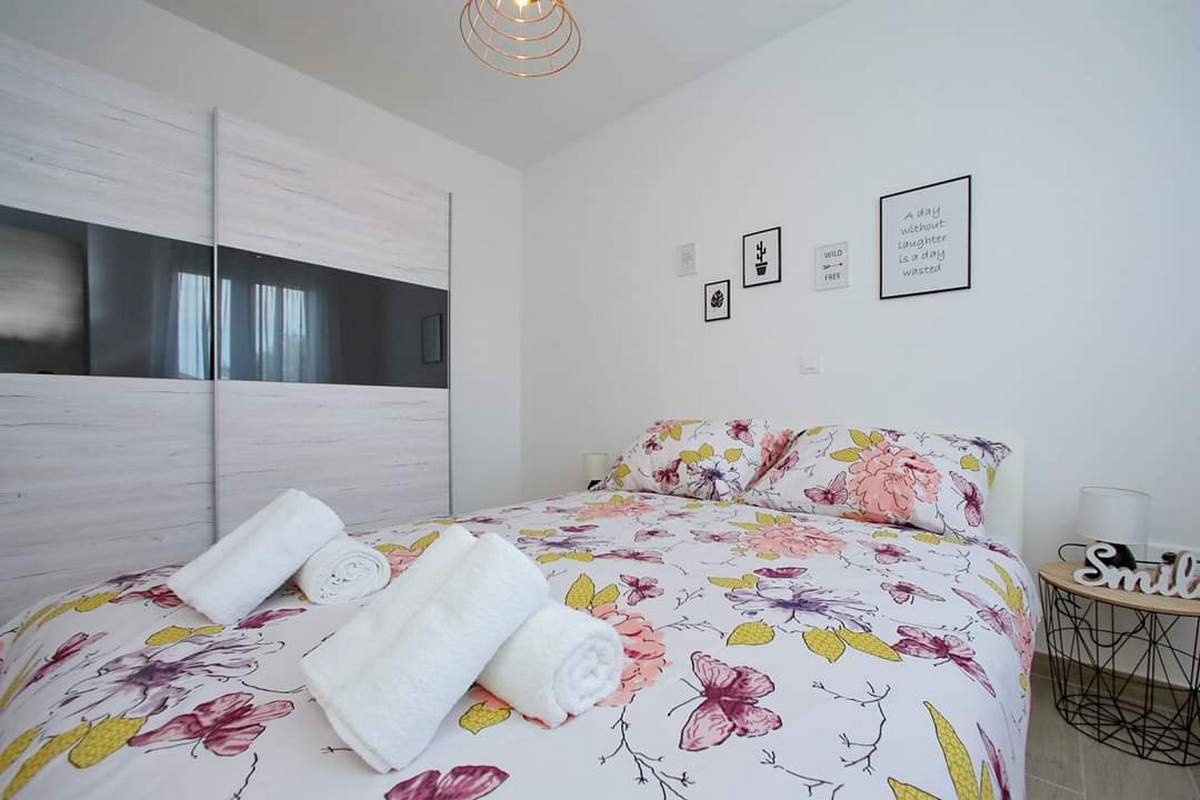 Two bedroom apartment with balcony and sea view Bibinje, Zadar  A-c