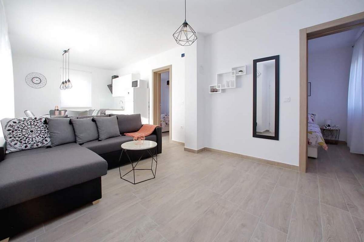 Two bedroom apartment with balcony and sea view Bibinje, Zadar (A-19610-c) Two bedroom apartment with balcony and sea view Bibinje, Zadar (A-19610-c)