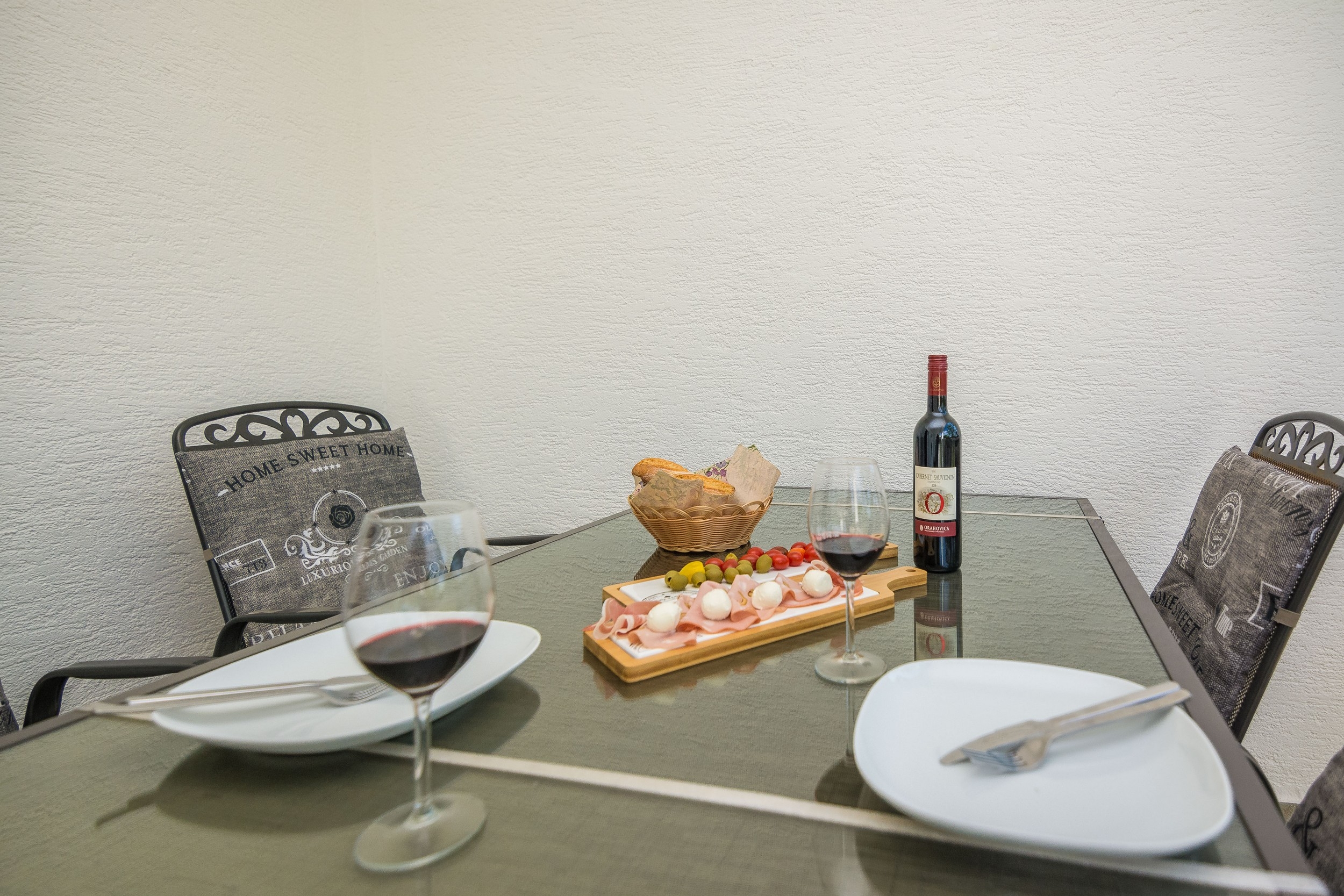 Two bedroom apartment with terrace Sabunike, Zadar  A-a