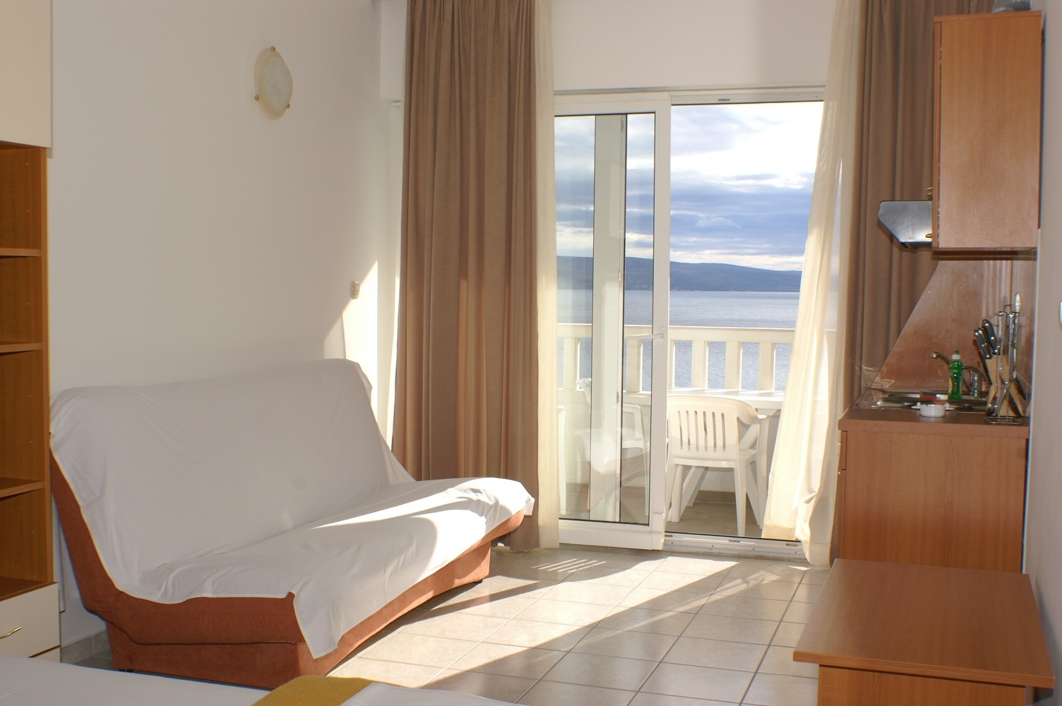 Studio flat with balcony and sea view Nemira, Omiš (AS-19635-a)