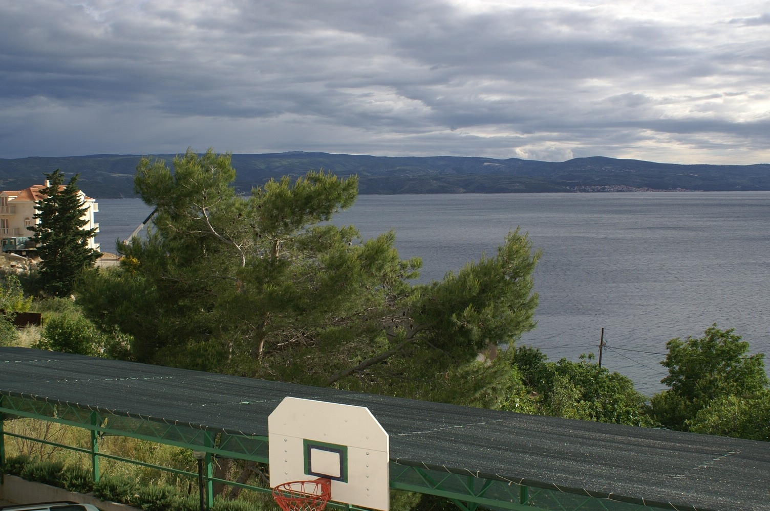 Studio flat with balcony and sea view Nemira, Omiš  AS-b