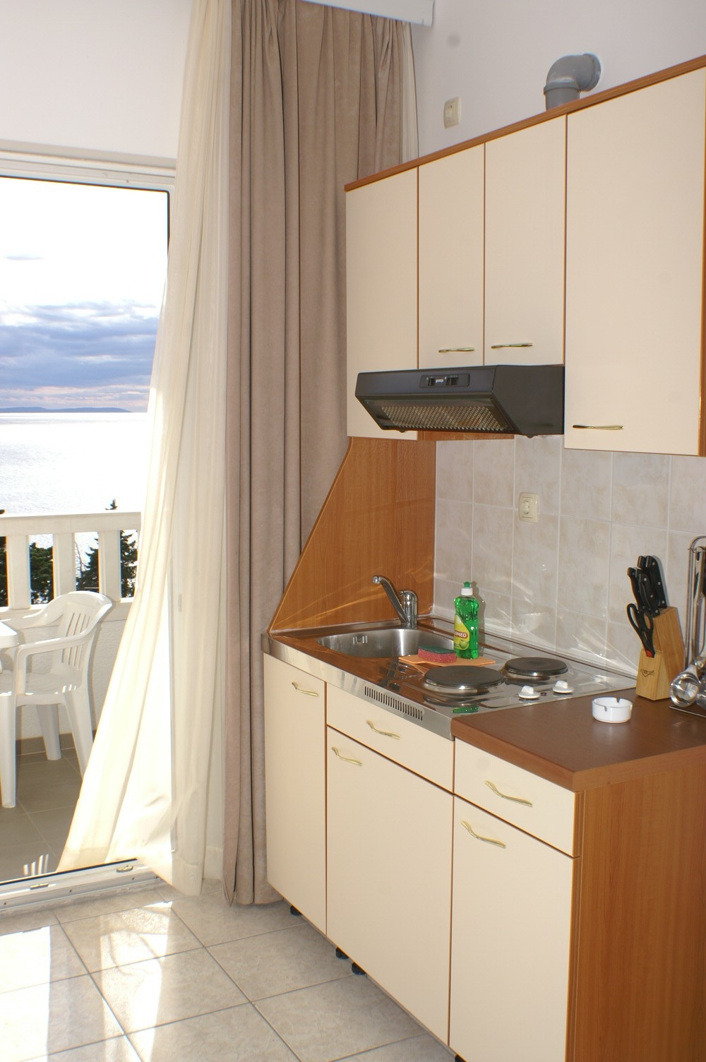 Studio flat with balcony and sea view Nemira, Omiš (AS-19635-c) Studio flat with balcony and sea view Nemira, Omiš (AS-19635-c)