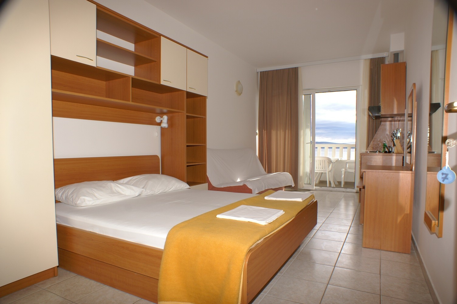 Studio flat with balcony and sea view Nemira, Omiš (AS-19635-e)