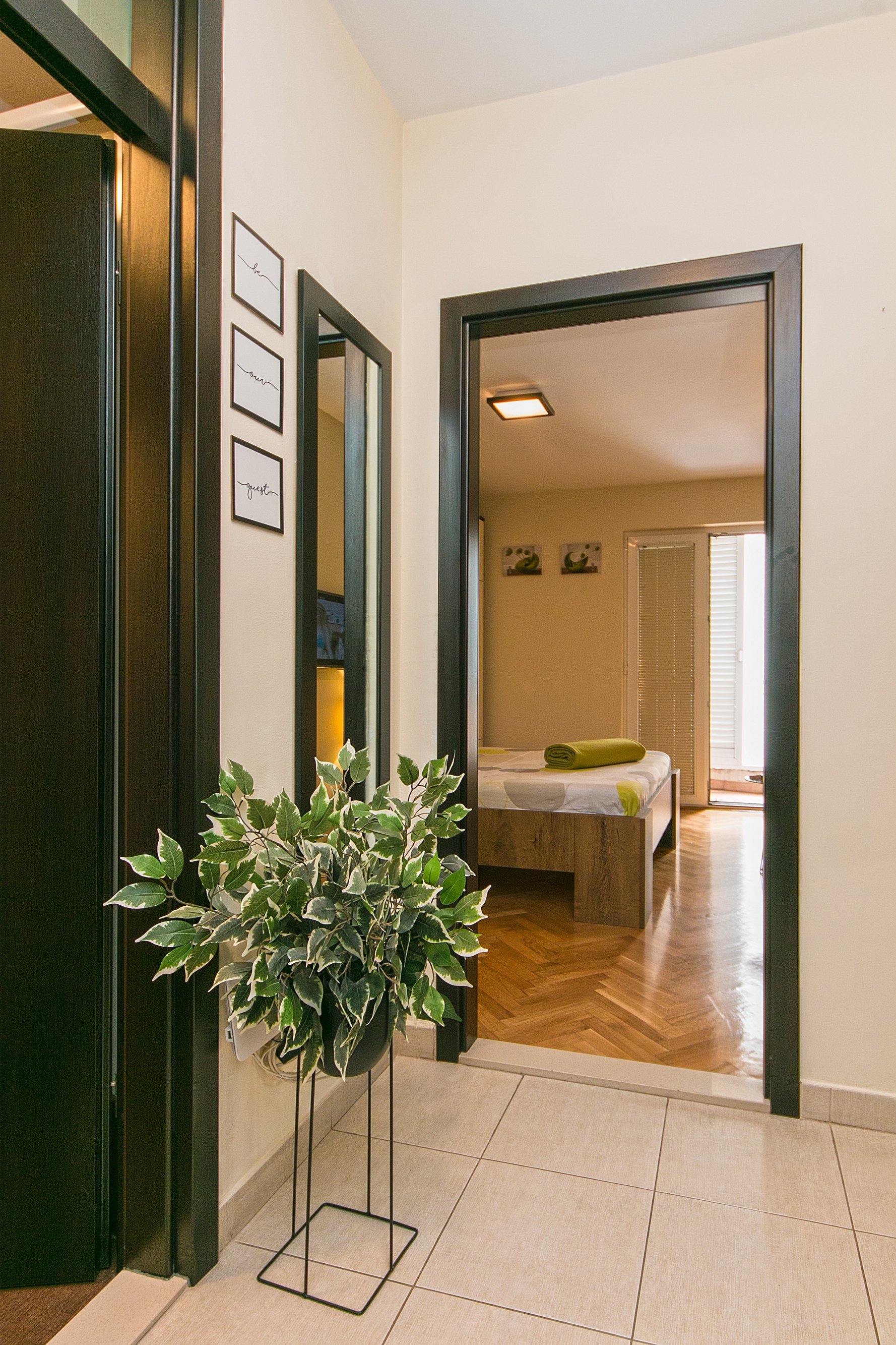Two bedroom apartment with balcony Makarska  A-a