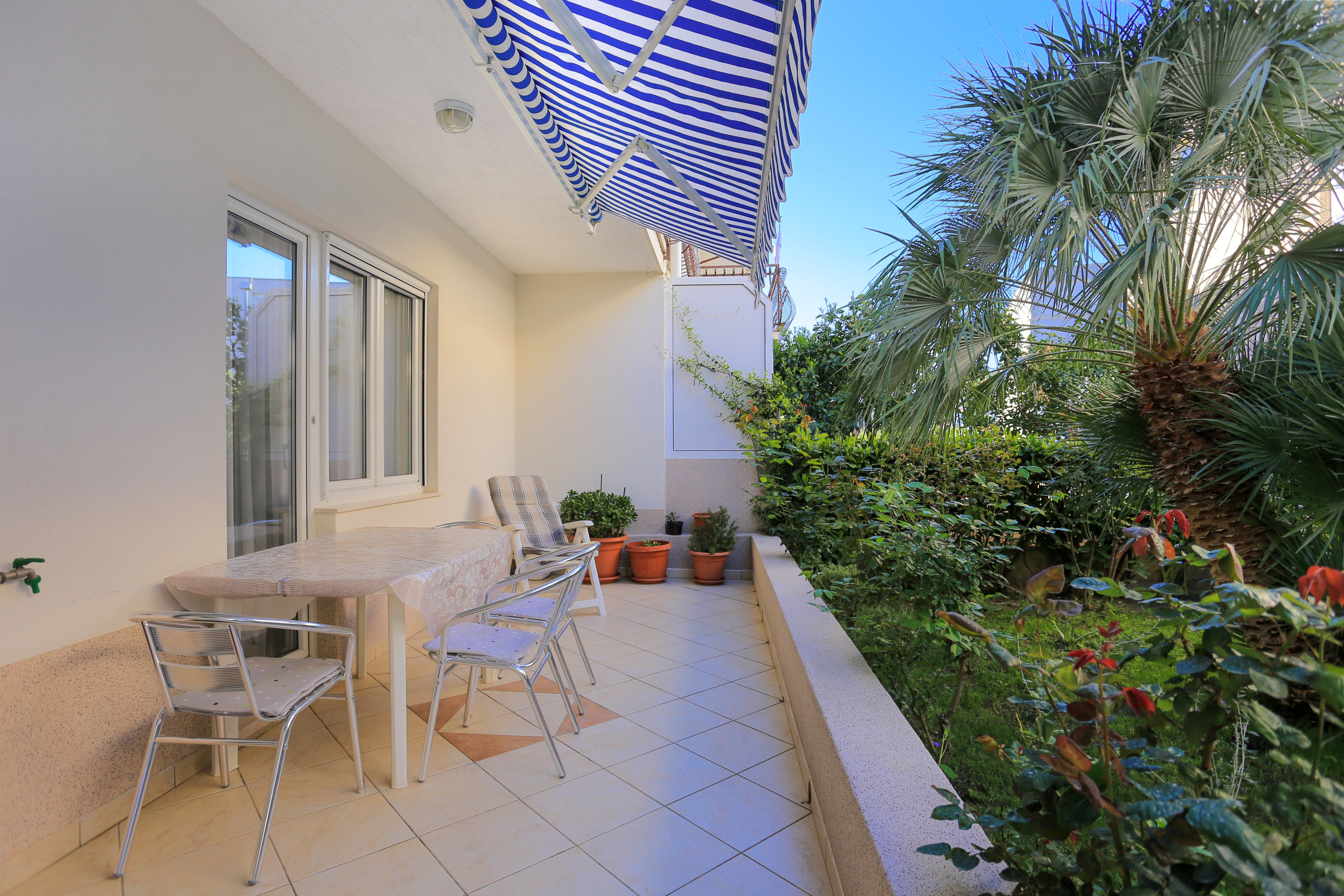 Three bedroom apartment with terrace Podstrana, Split  A-a