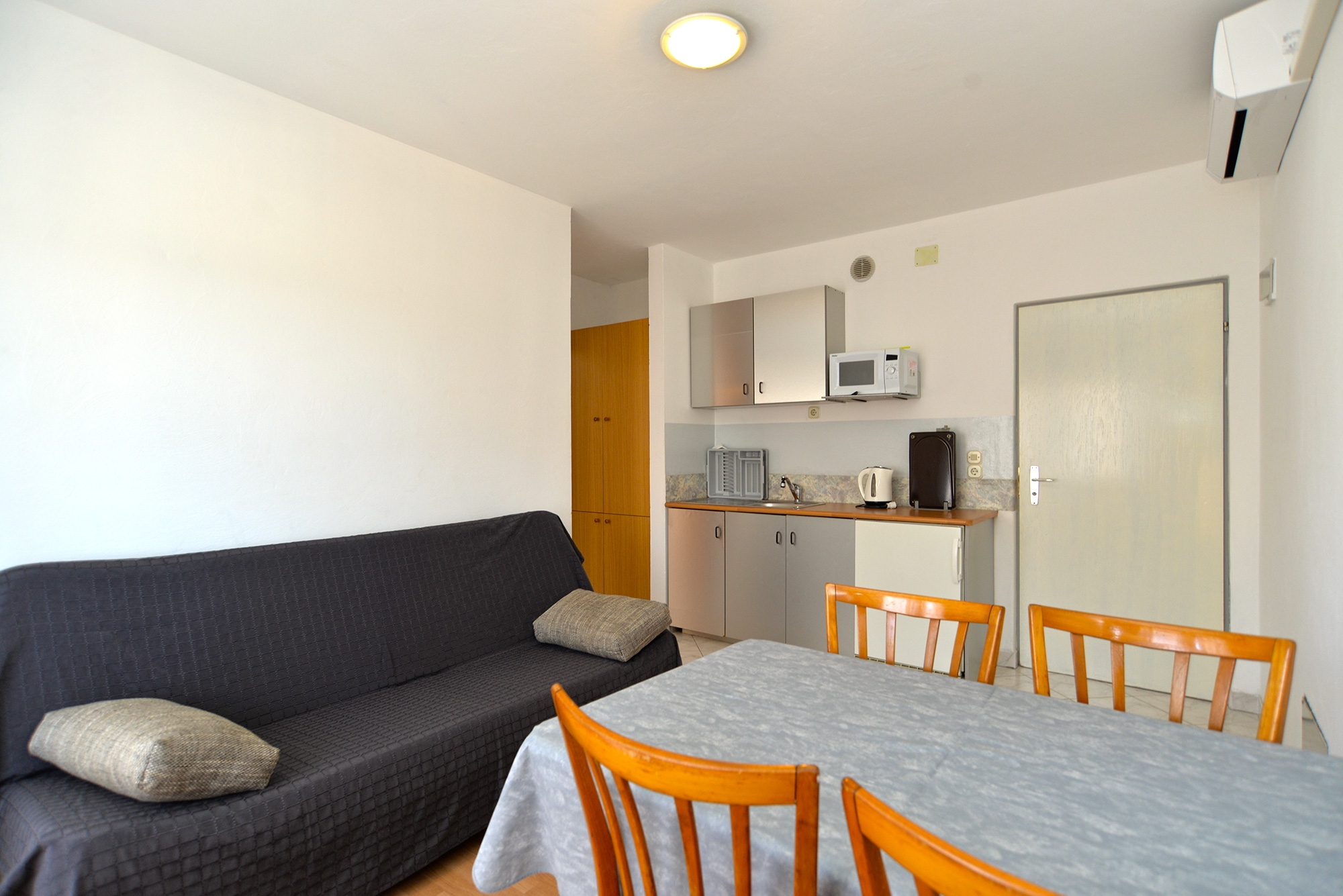 One bedroom apartment with terrace Štinjan, Pula  A-c