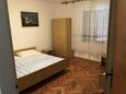 Ložnice 1 Ražanac, Ložnice 1 v ubytování typu apartment, domácí mazlíčci povoleni a WiFi.